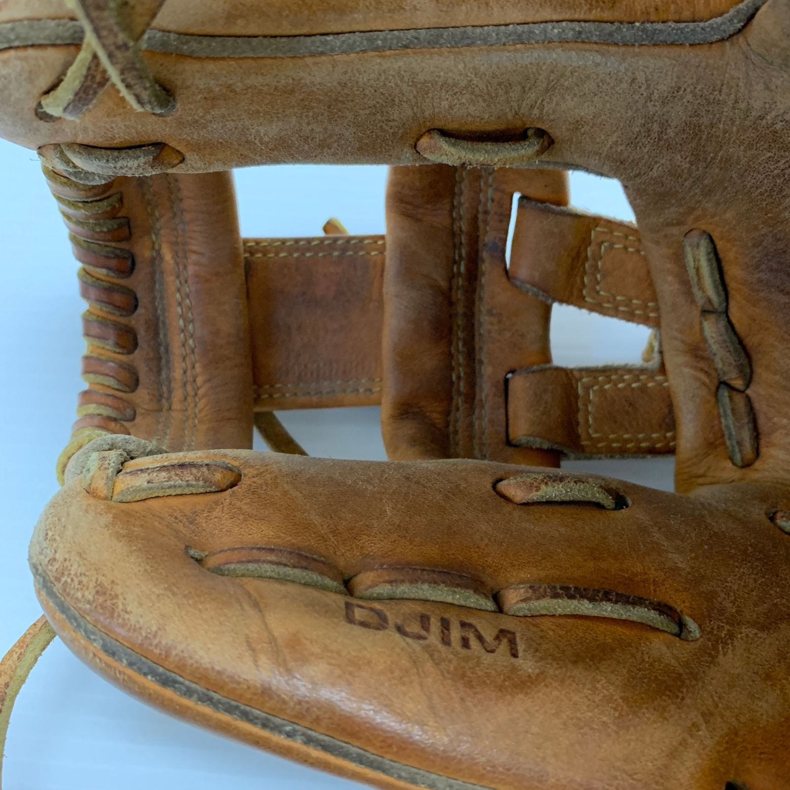 ドナイヤ Donaiya  硬式 大人 一般 内野手用 グローブ グラブ 右投げ DJIM 中古品  野球 8309 ドナイヤ Donaiya 硬式 大人 一般 内野手用 グローブ グラブ 右投げ
