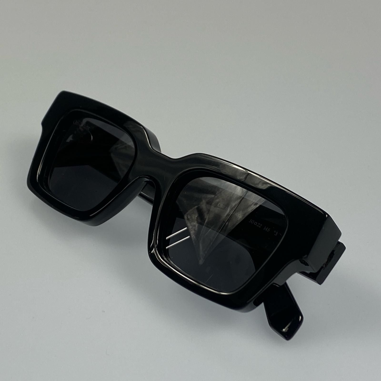 新品同様】Off-White OERI008 1007 5022 145 °3 【公式通販】