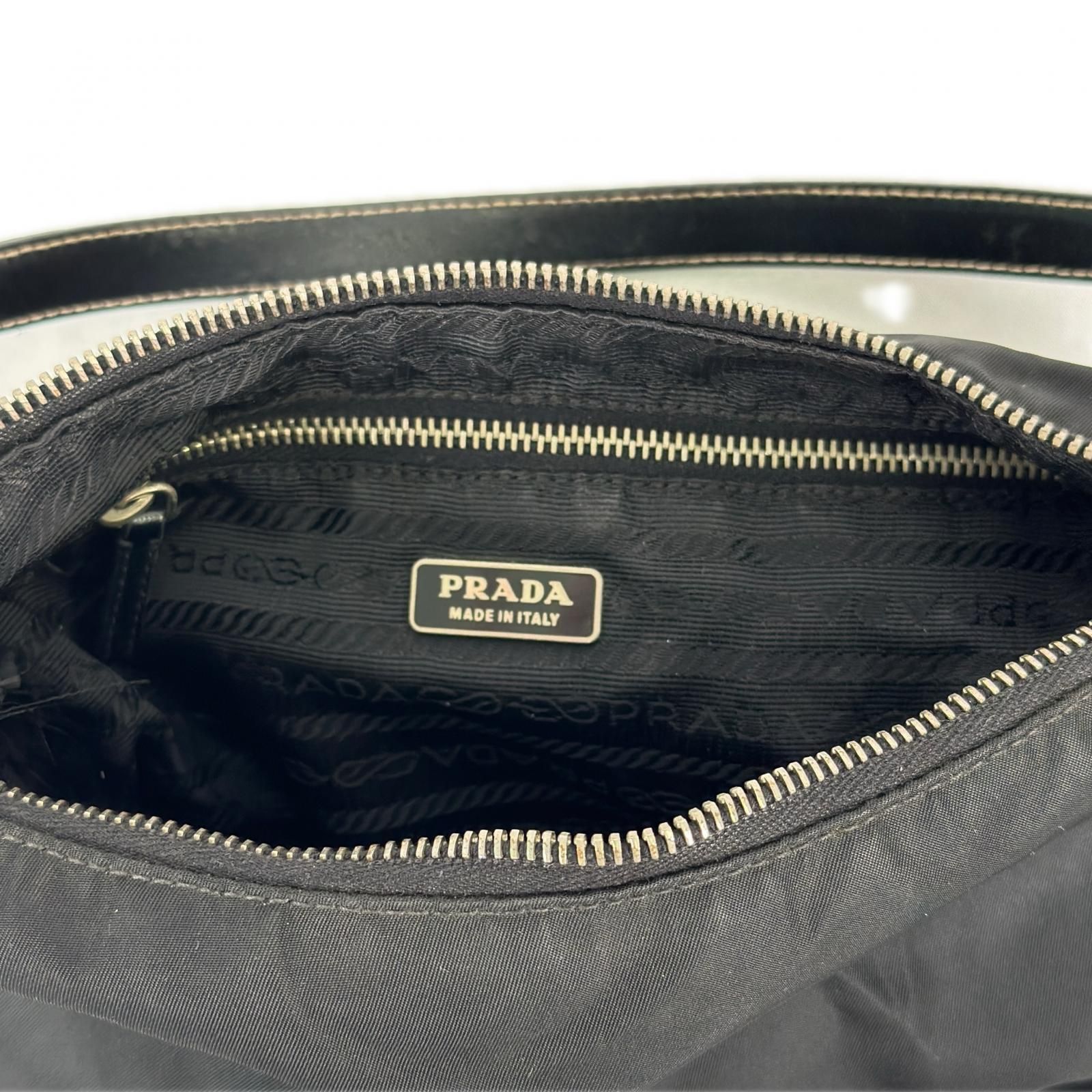 PRADA プラダ ポーチ アクセサリーポーチ ワンショルダー ブラック 
