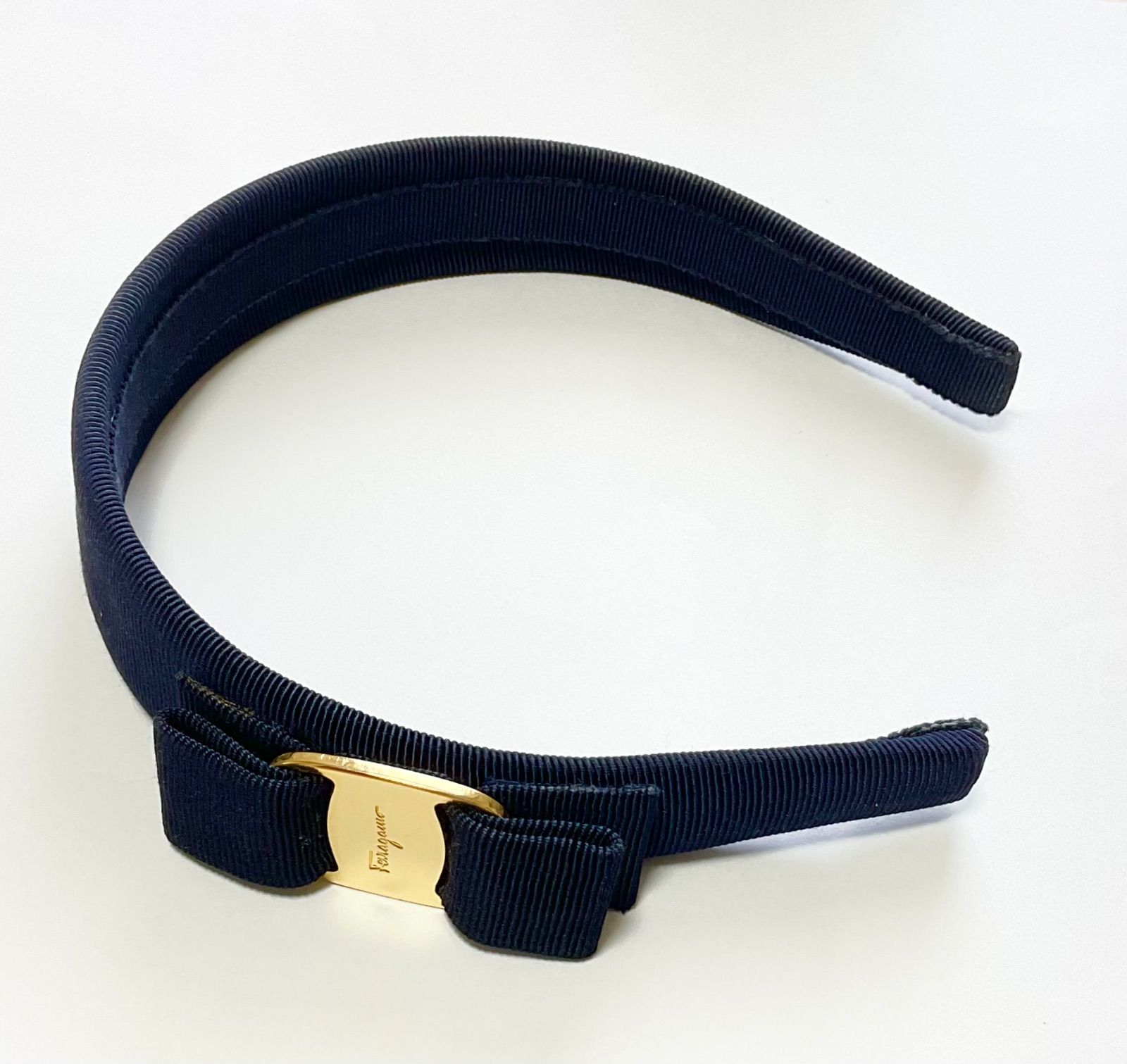 ferragamo ヴァラ ネイビーカチューシャ Salvatore Ferragamo フェラガモ Vara ヴァラリボン カチューシャ 紺