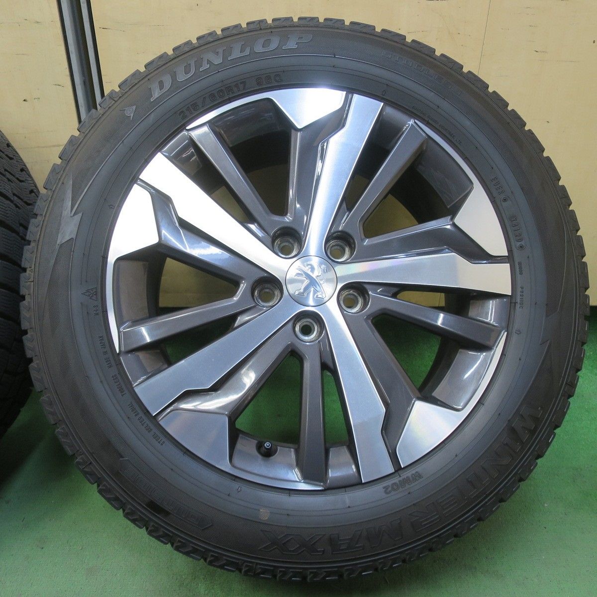 バリ溝！キレイ！9.5分☆プジョー リフター GT 純正 215/60R17