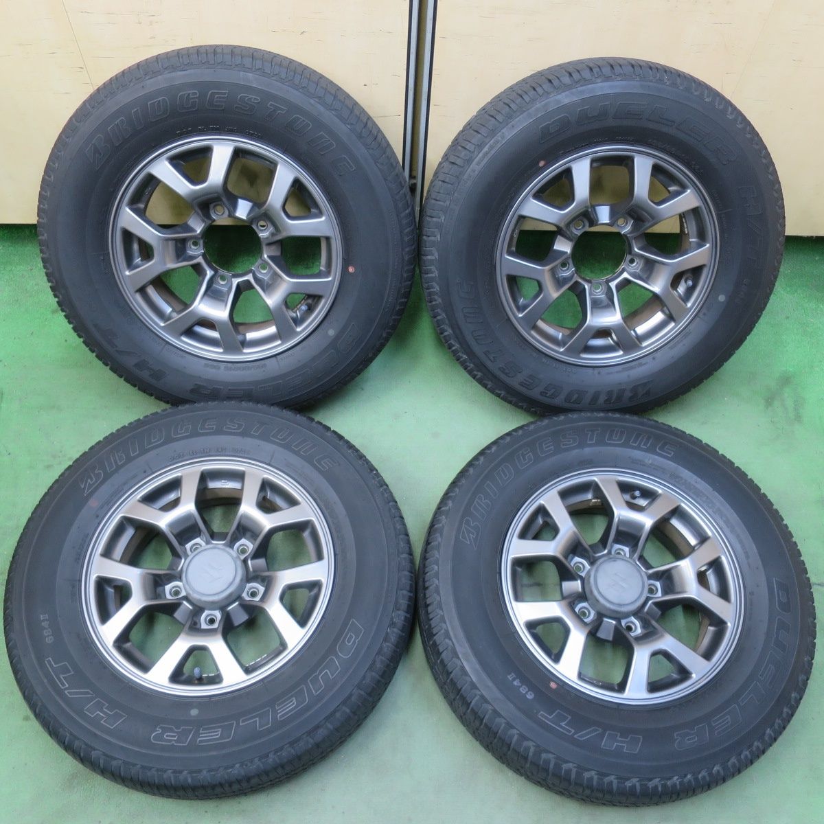 バリ溝！キレイ！8.5分☆スズキ JB74W ジムニー シエラ 純正 195/80R15 