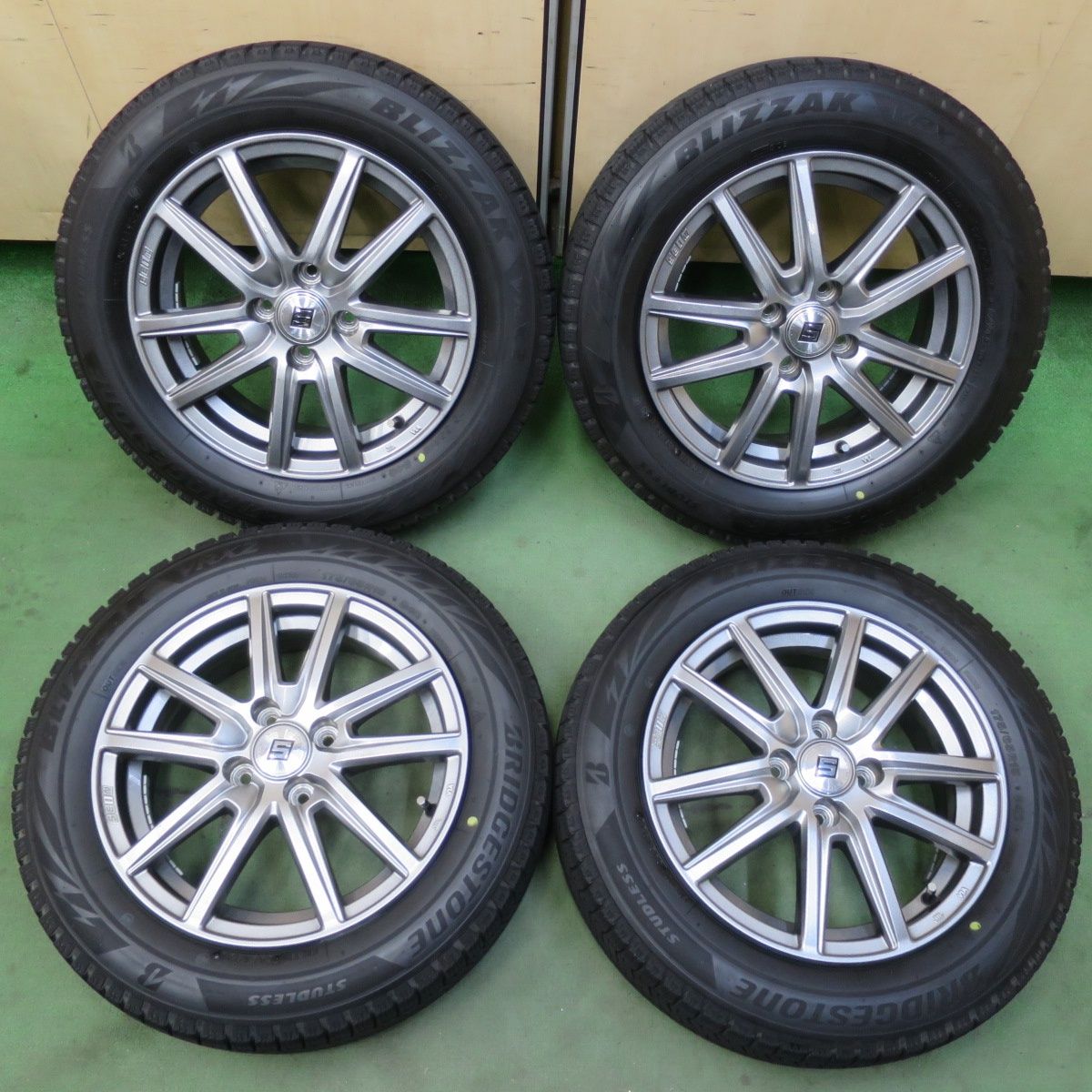 キレイ！22年☆スタッドレス 175/65R15 ブリヂストン ブリザック VRX2 