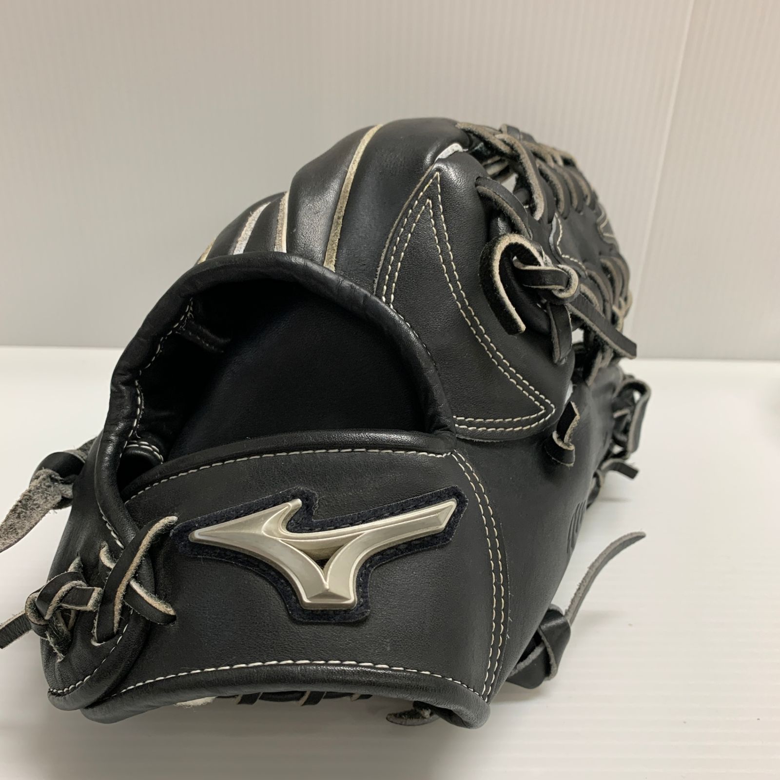 ミズノ MIZUNO プロ 硬式 大人 一般 内野手用 グローブ グラブ 右投げ 1AJGH11303 HAGA 中古品  野球 8311 ミズノ MIZUNO プロ 硬式 大人 一般 内野手用 グローブ グラブ 右投げ