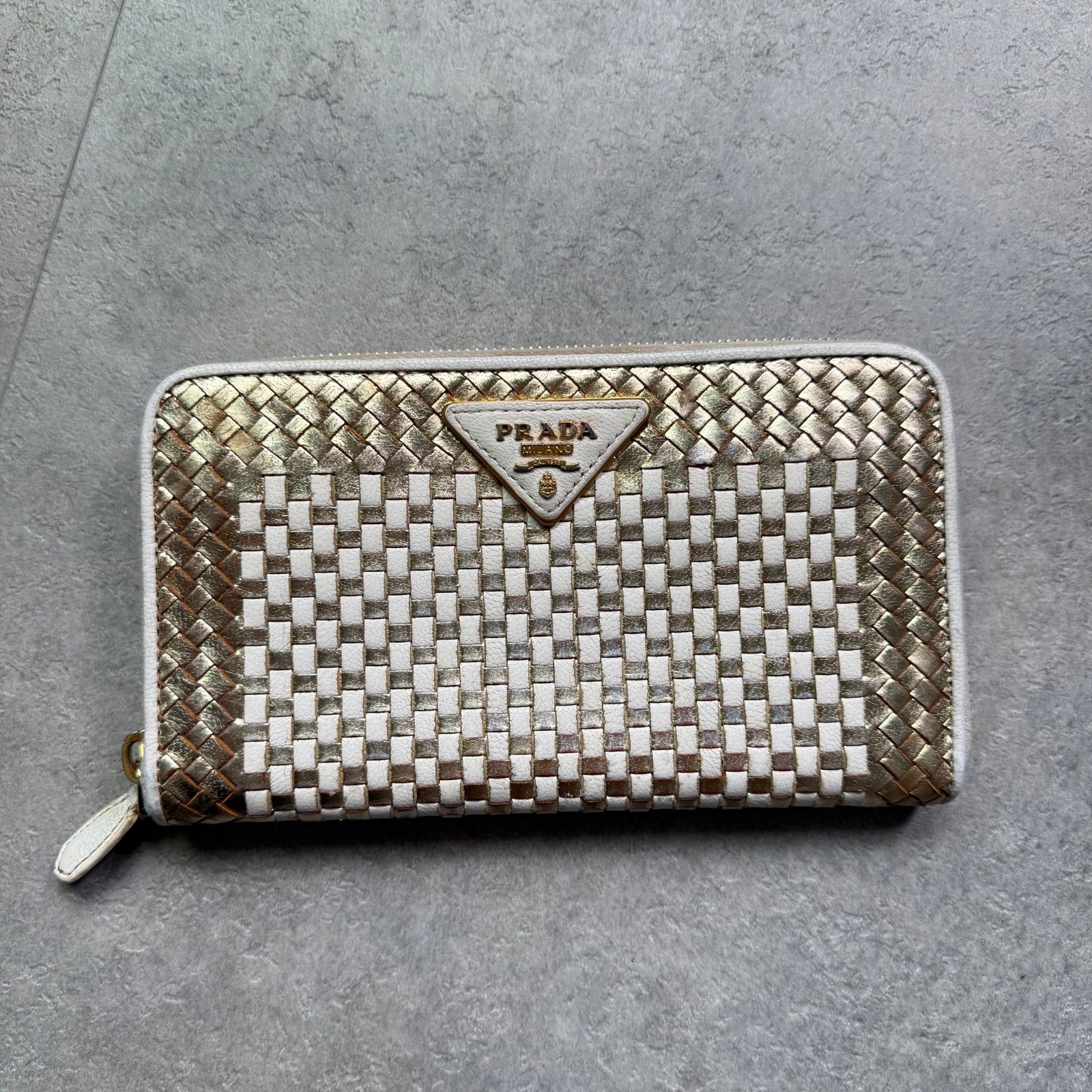 希少 PRADA プラダ 編み込み レザー 三角ロゴ トライアングルロゴ 