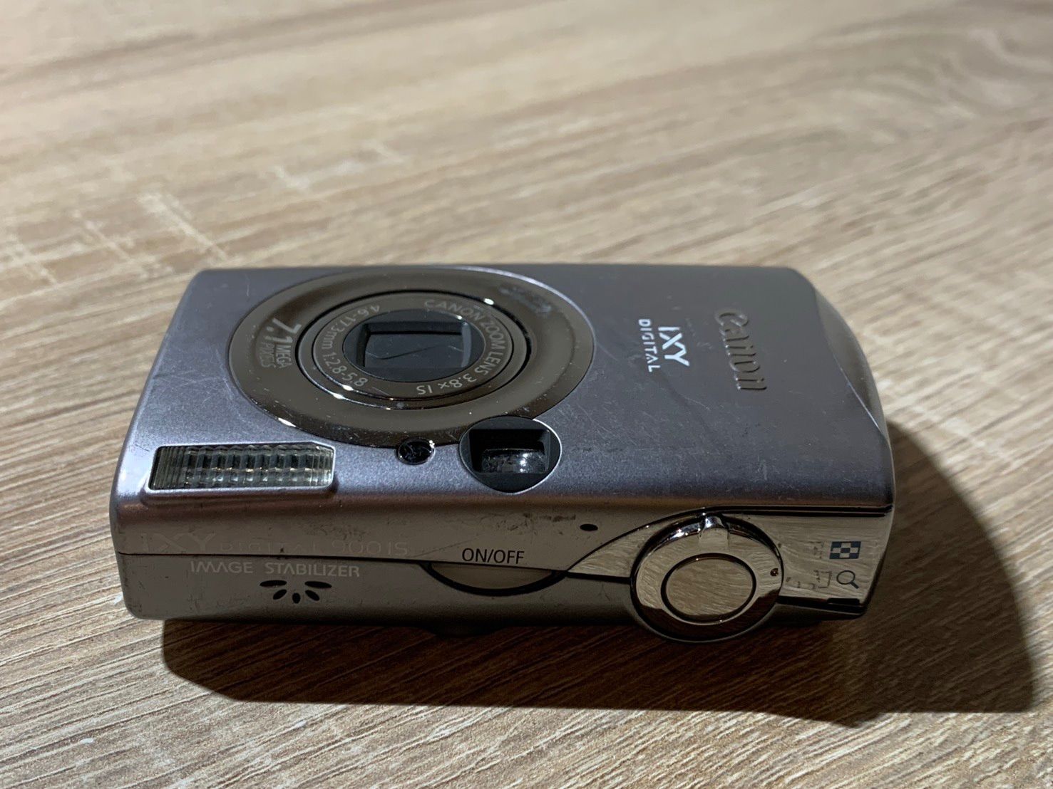 9723 Canon IXY DIGITAL 900 IS シルバー デジカメ ジャンク品【ネ