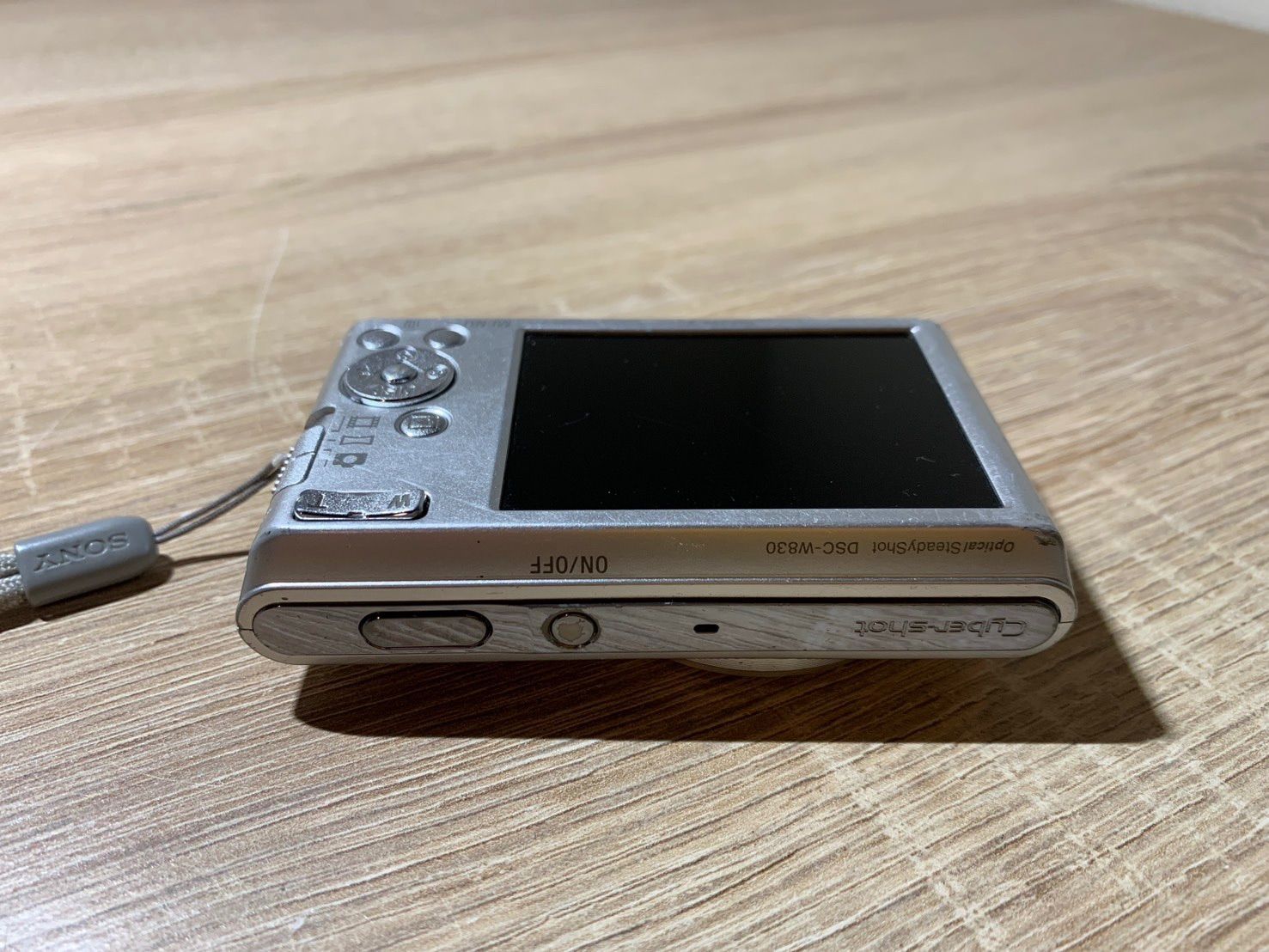 9722 Sony Cyber-shot DSC-W830 シルバー デジカメ ジャンク品【ネ