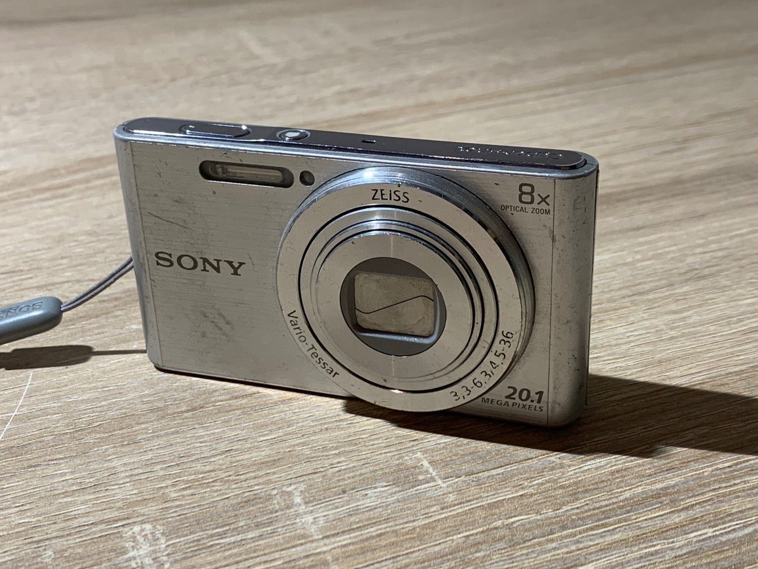 9722 Sony Cyber-shot DSC-W830 シルバー デジカメ ジャンク品【ネ