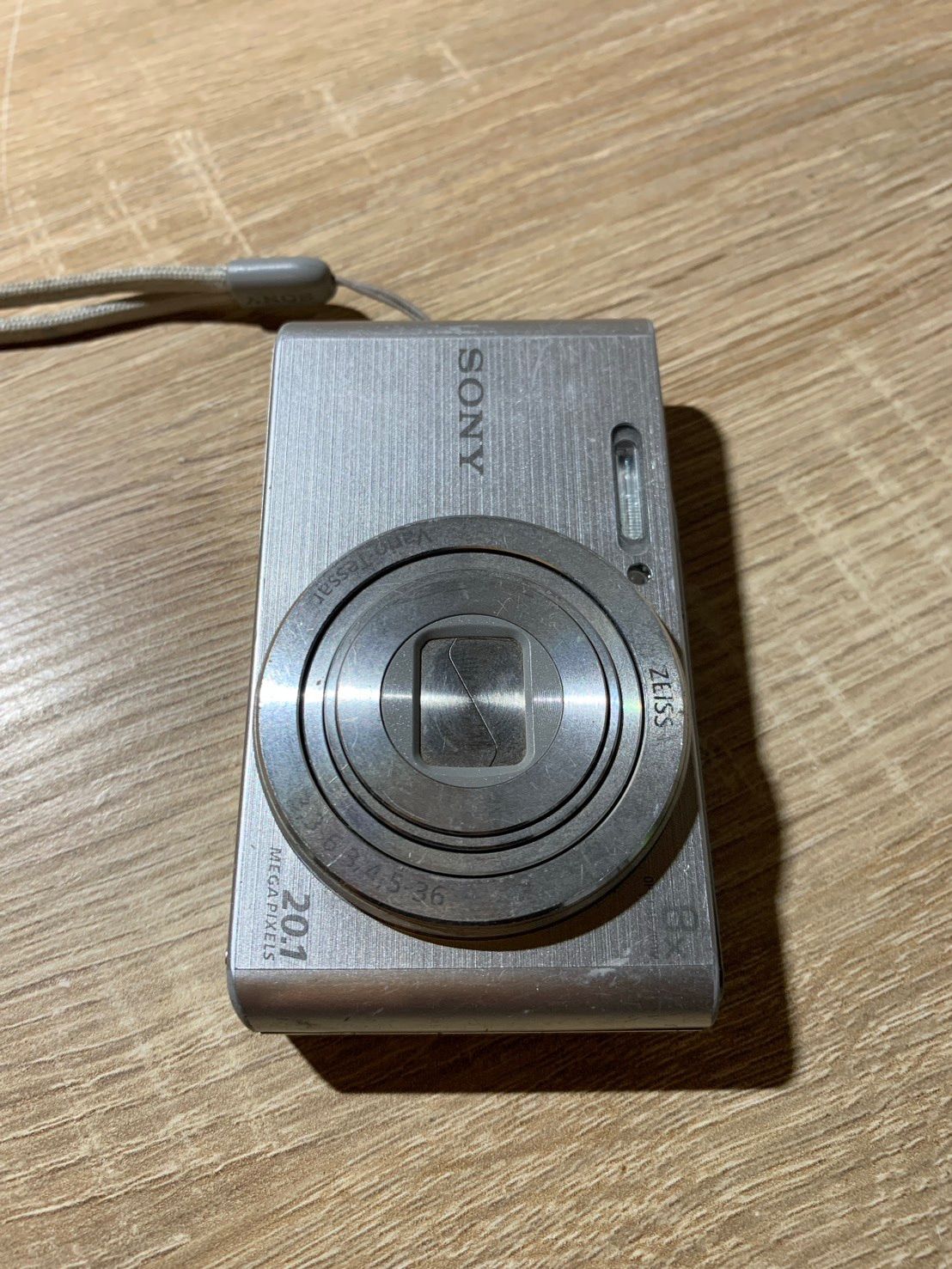 9722 Sony Cyber-shot DSC-W830 シルバー デジカメ ジャンク品【ネ