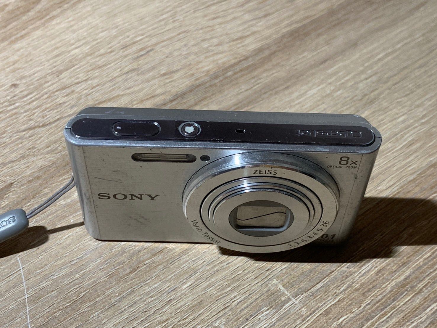 9722 Sony Cyber-shot DSC-W830 シルバー デジカメ ジャンク品【ネ