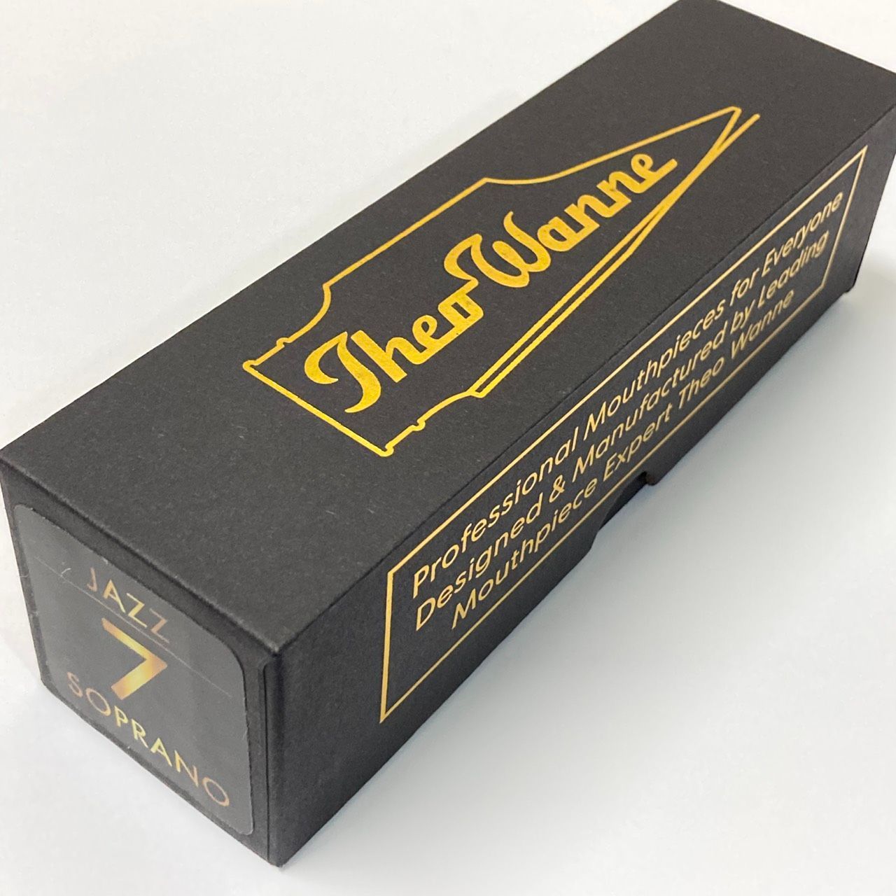 Theo Wanne（セオ・ワニ） エッセンシャルコレクション