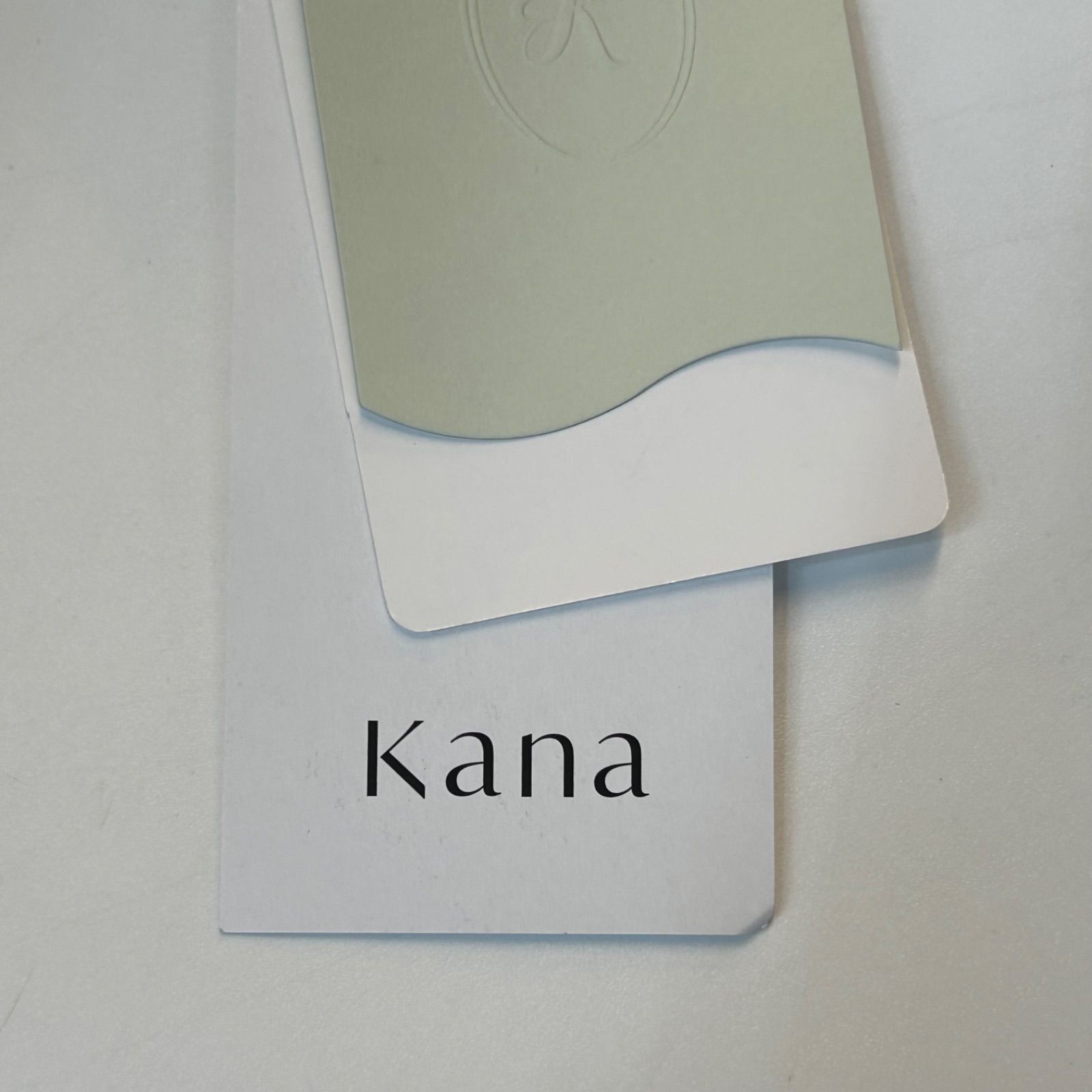 新品 未使用 タグ付き Kana カナ ピスチェペプラム トップス パンツ 