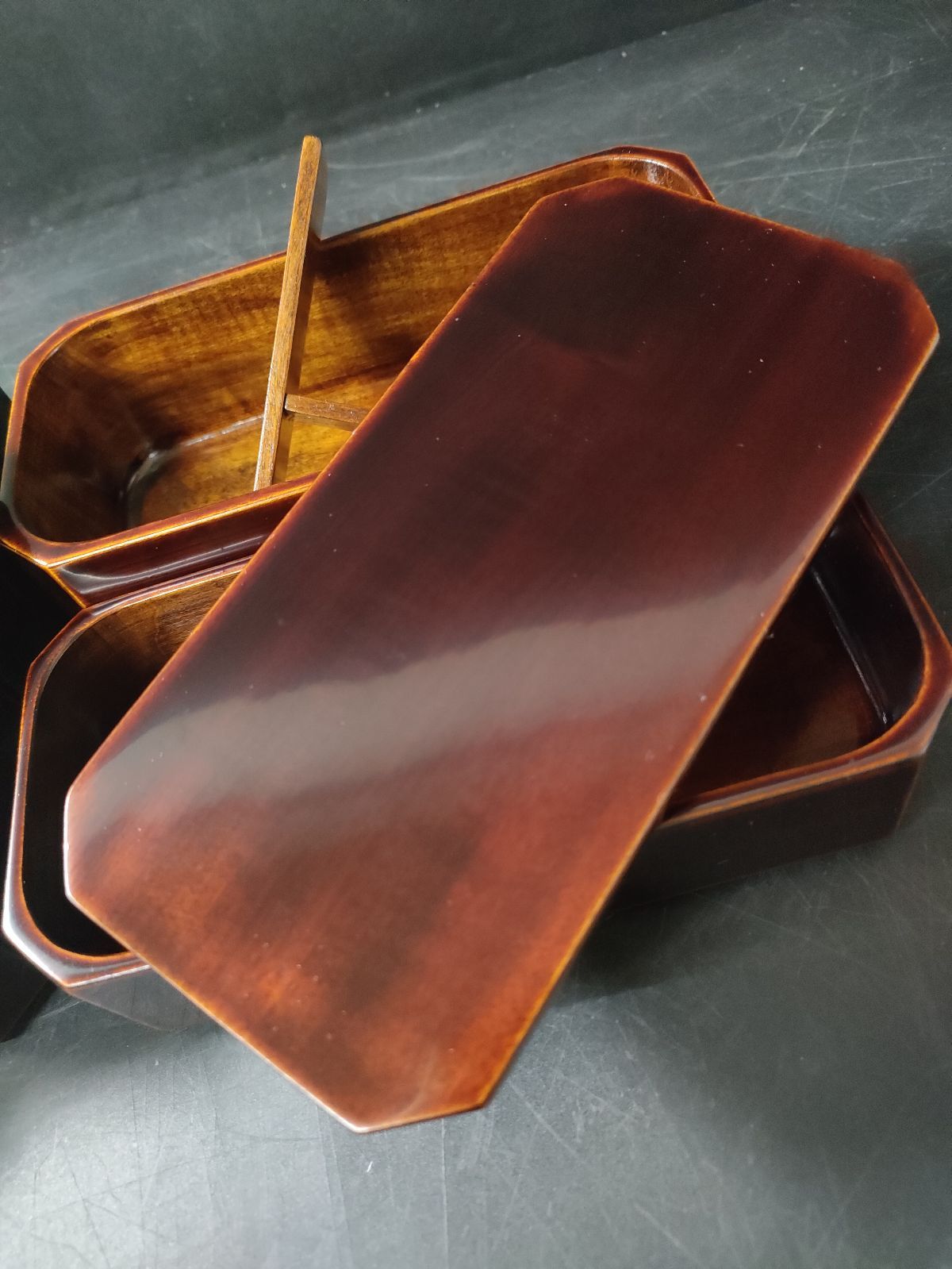 F14-09/四国工芸社/高木 晃 造/香川の漆器 しこく彫/タメぬり隅切長角