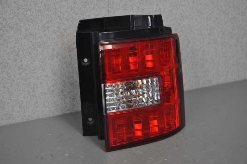 CV5W デリカD:5/純正/テールランプ右/8330A186/1146-378 右 テール