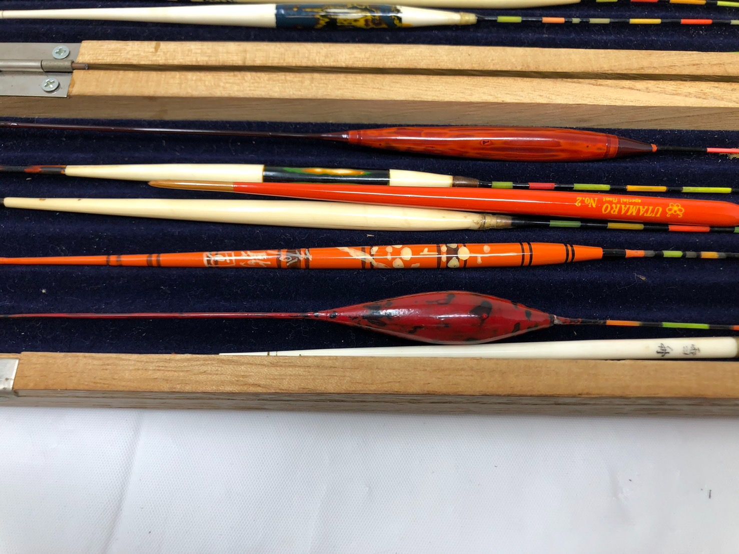 ◇ヘラブナ釣り用 浮き まとめ売り ヘラウキ セット ケース付 中古