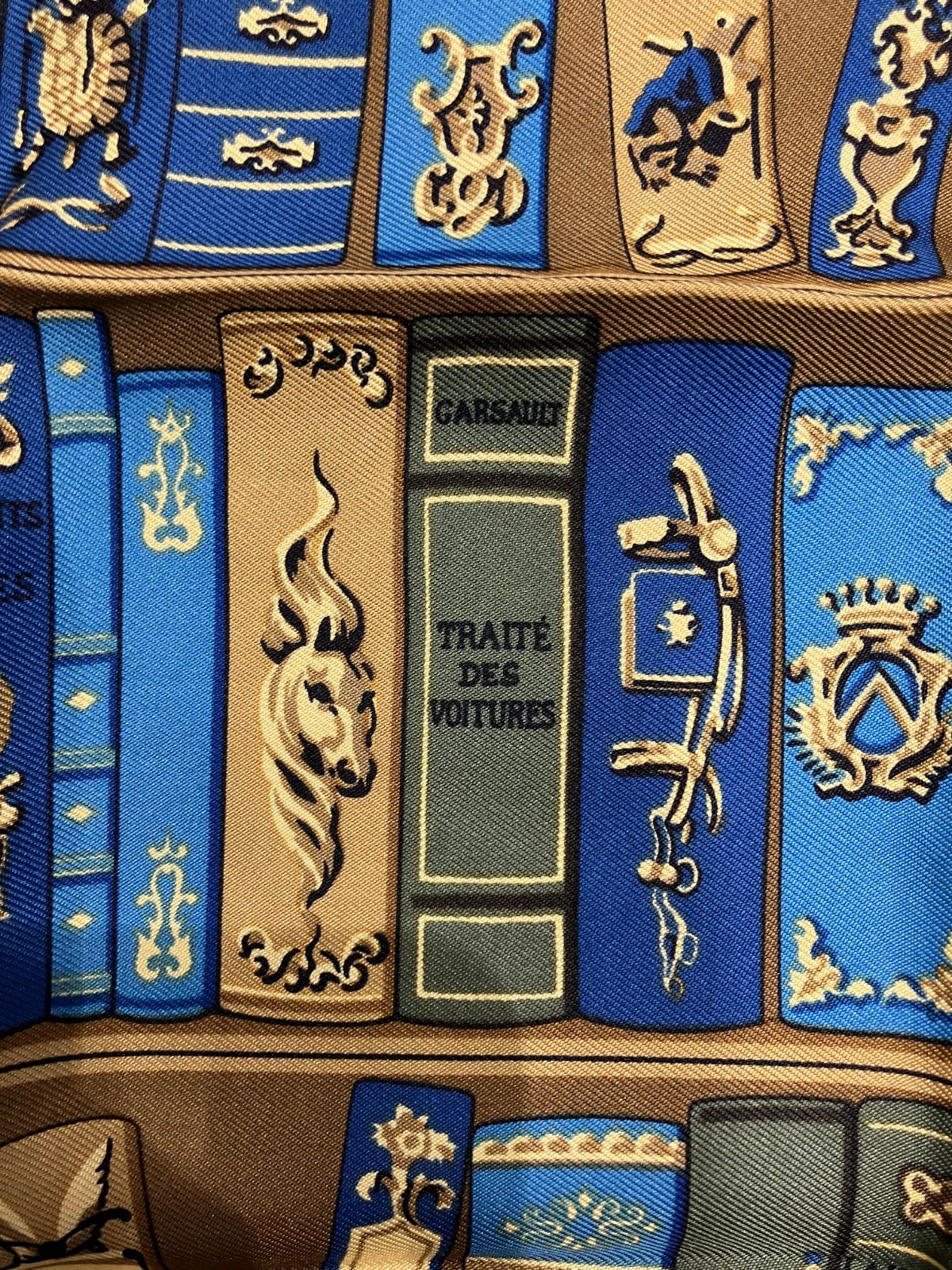 未使用 HERMES エルメス スカーフ ミニスカーフ プチカレ 本棚