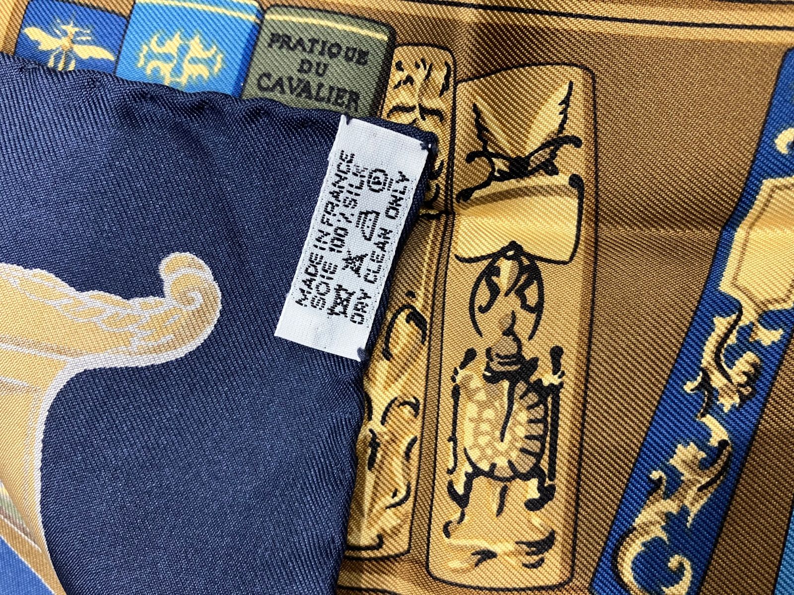 未使用 HERMES エルメス スカーフ ミニスカーフ プチカレ 本棚
