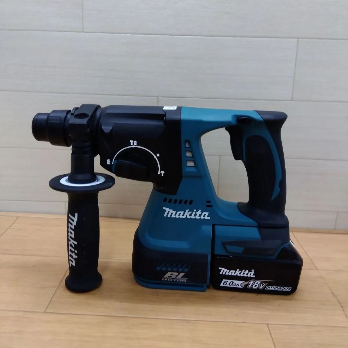Makita マキタ 24mm充電式ハンマドリル HR244DZK 中古 簡易動作確認済 