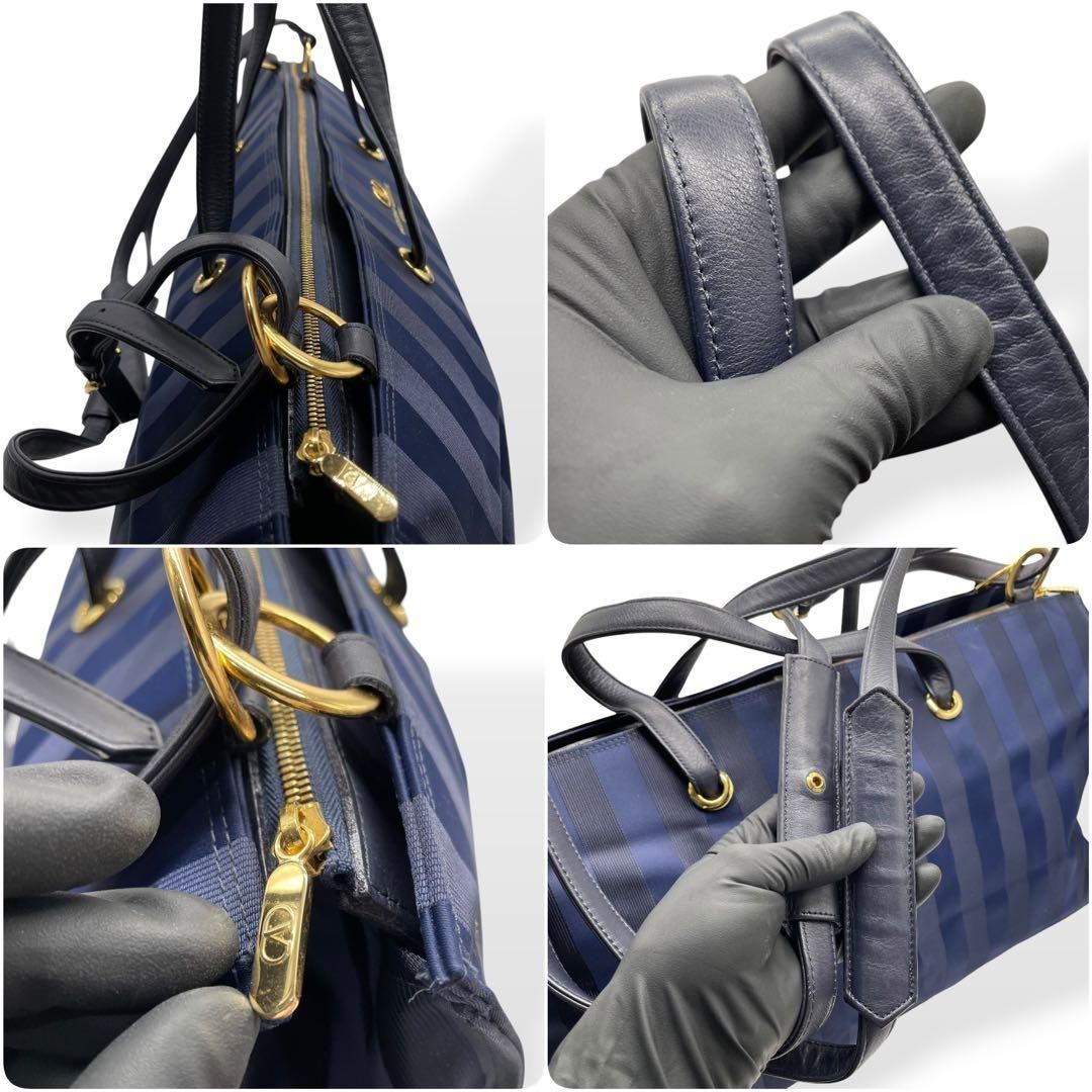 極美品 VALENTINO GARAVANI 2wayボストンバッグ ネイビー - メルカリ 極美品 VALENTINO GARAVANI 2wayボストンバッグ ネイビー - メルカリ