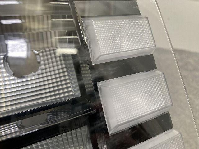 LA900S　タフト 純正 テールライト　右　 TOKAIDENSO 20525 タフト LA900S/LA910S 純正 右 テールランプ/ライト/レンズ LED