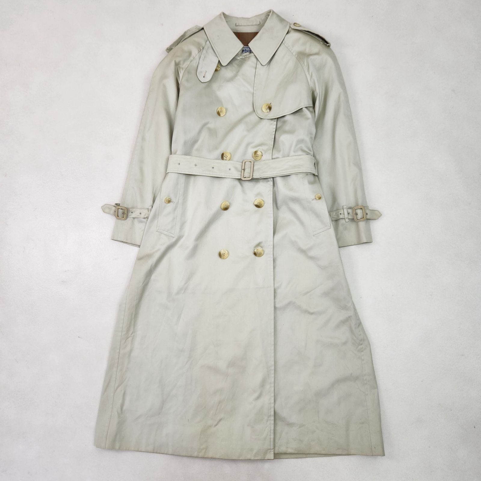 BURBERRY(バーバリー)年代別タグ解説。トレンチコートの魅力もご 希少