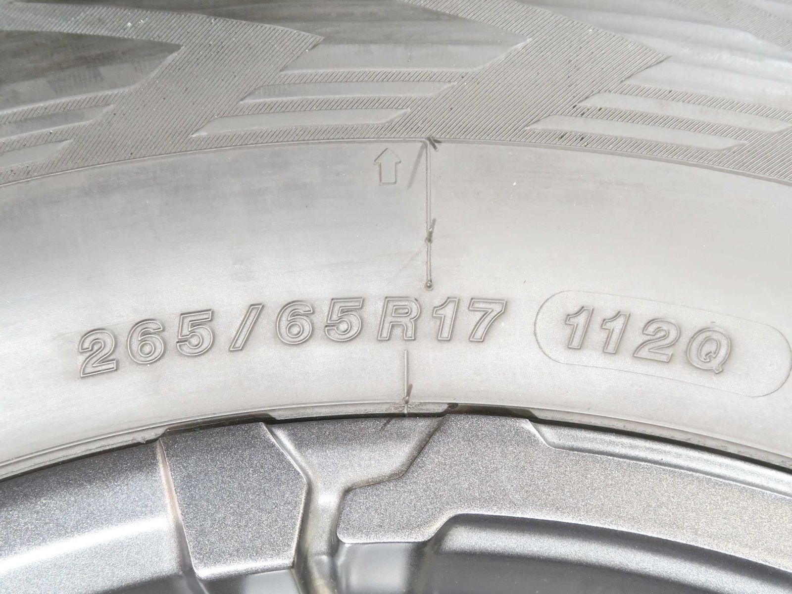ランクル プラド ハイラックス サーフ 等 4本 NITRO POWER 17インチ 8J 