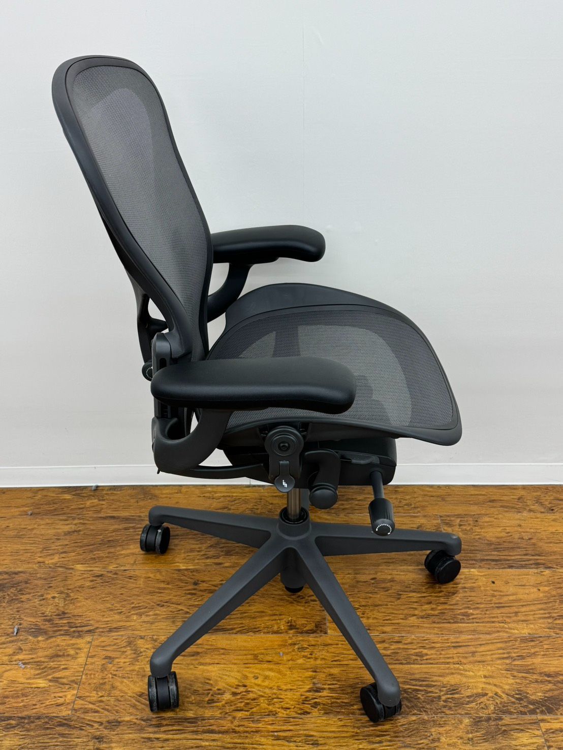 関東地域限定販売 自社配送】HermanMiller アーロンチェア AER1B23DW 
