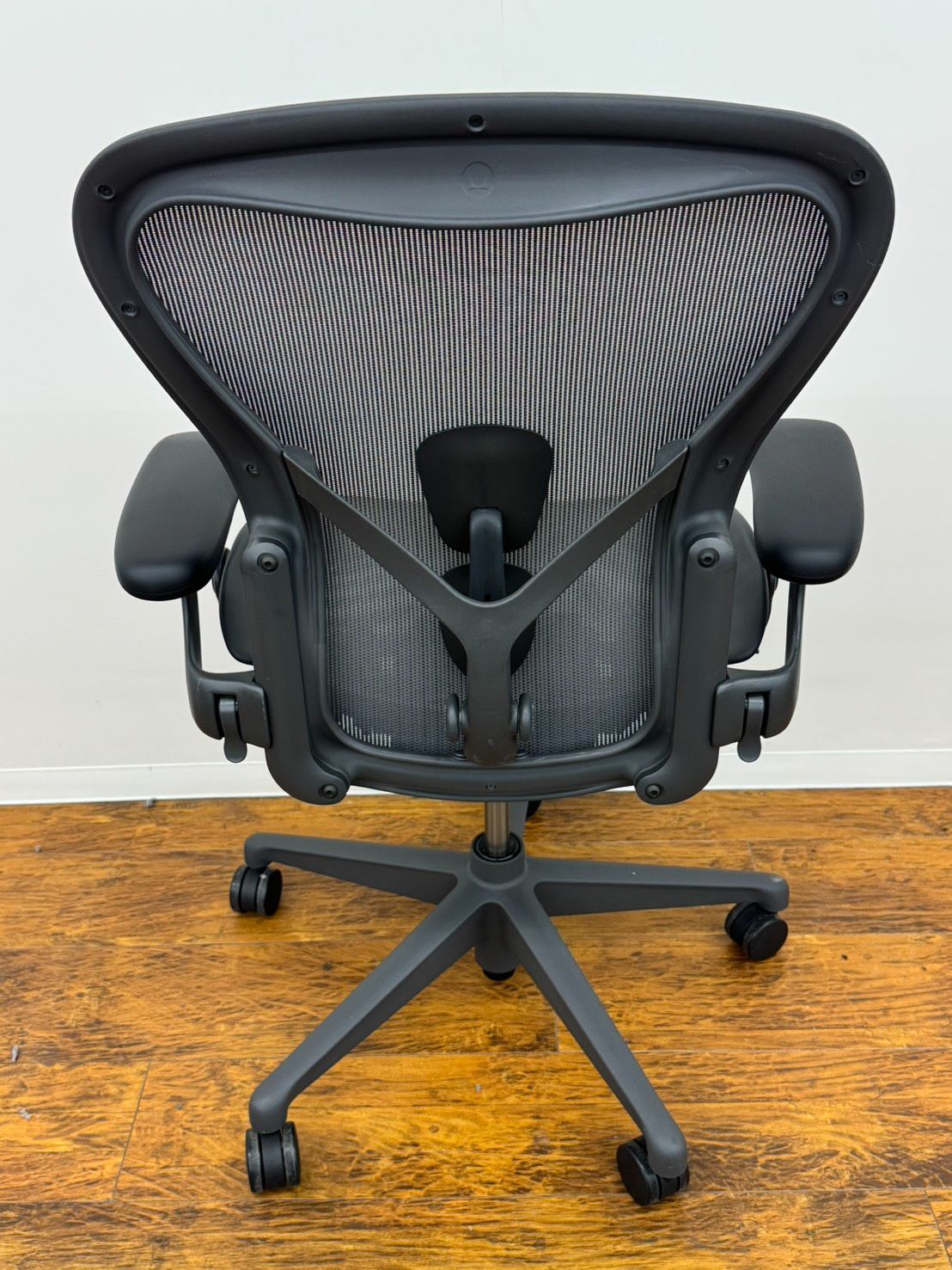 関東地域限定販売 自社配送】HermanMiller アーロンチェア AER1B23DW 