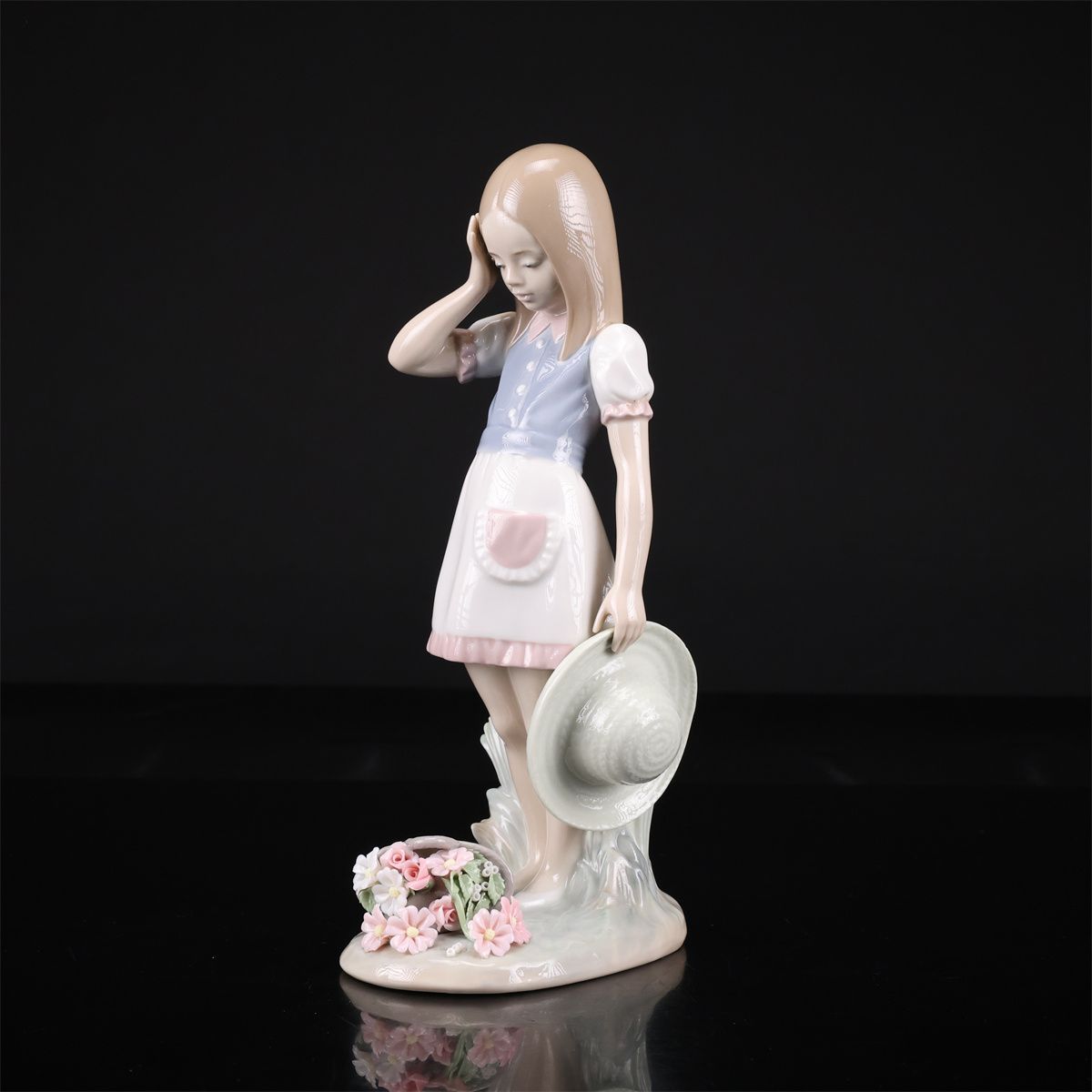 吉】CO687 LLADRO 【リヤドロ】 フィギュリン 磁器人形 「可愛いお花屋