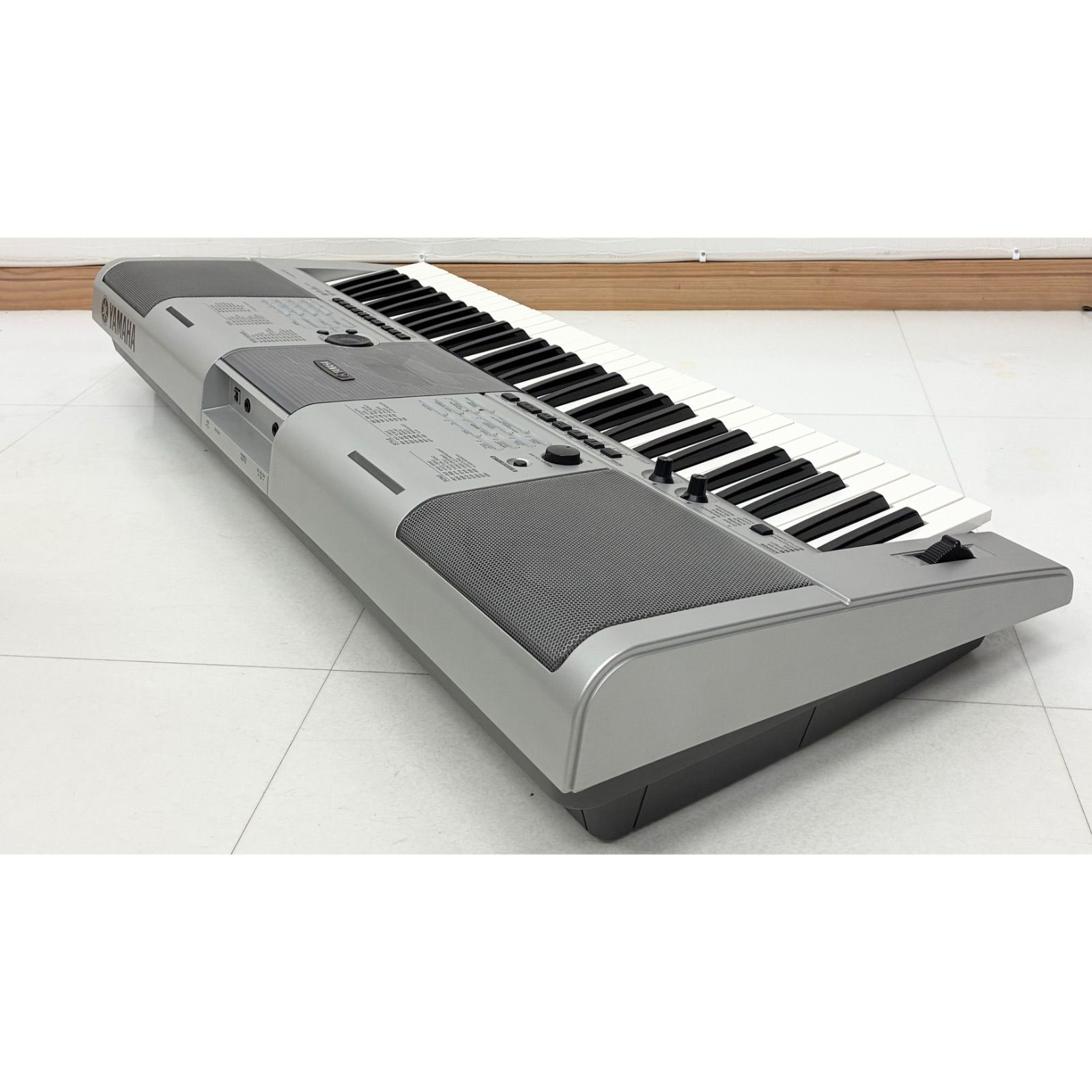 電子キーボード・電子ピアノ】YAMAHA（ヤマハ）廃盤 PSR-E403 - メルカリ