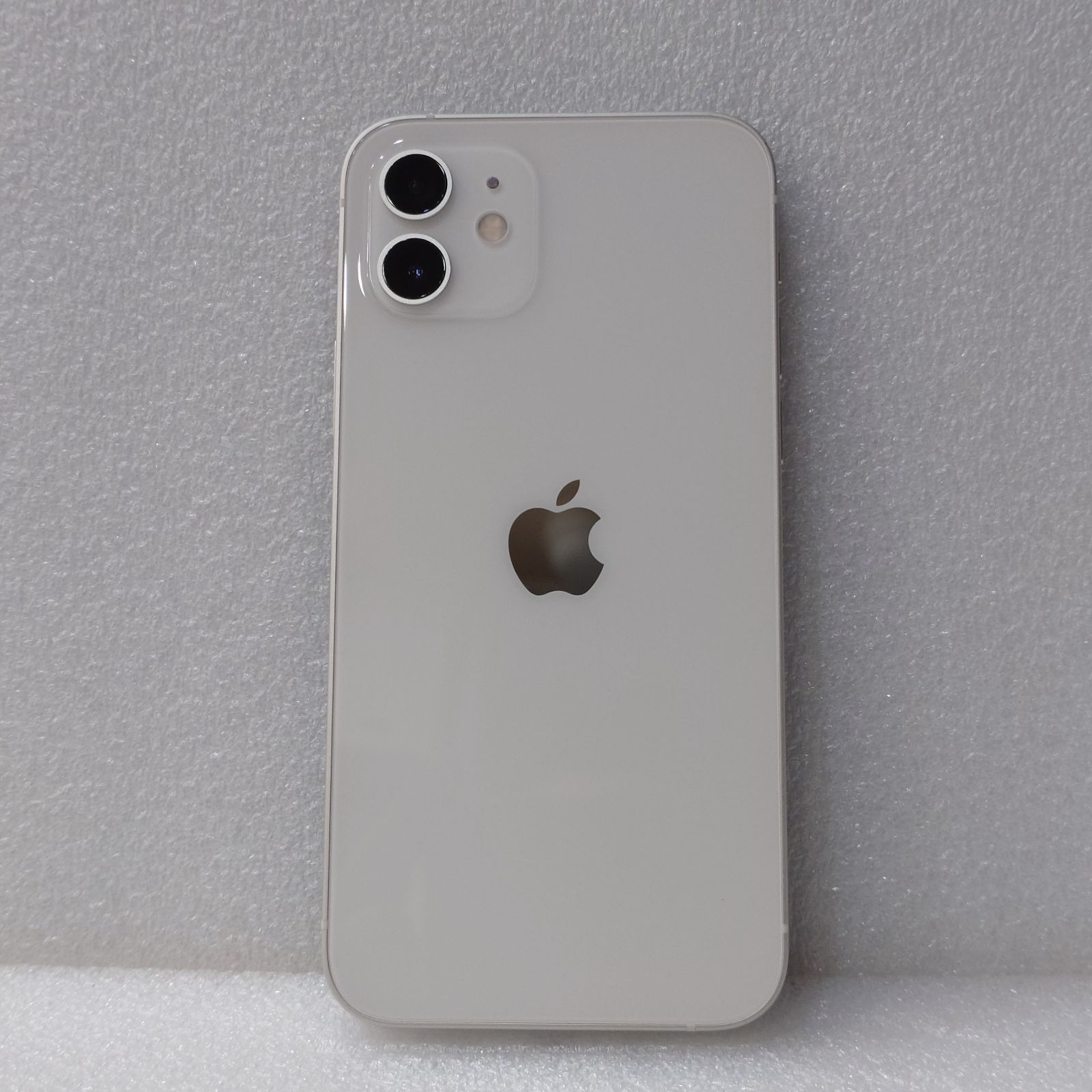 iPhone12 64GB ホワイト 中古 バッテリー100% SB版 - メルカリ