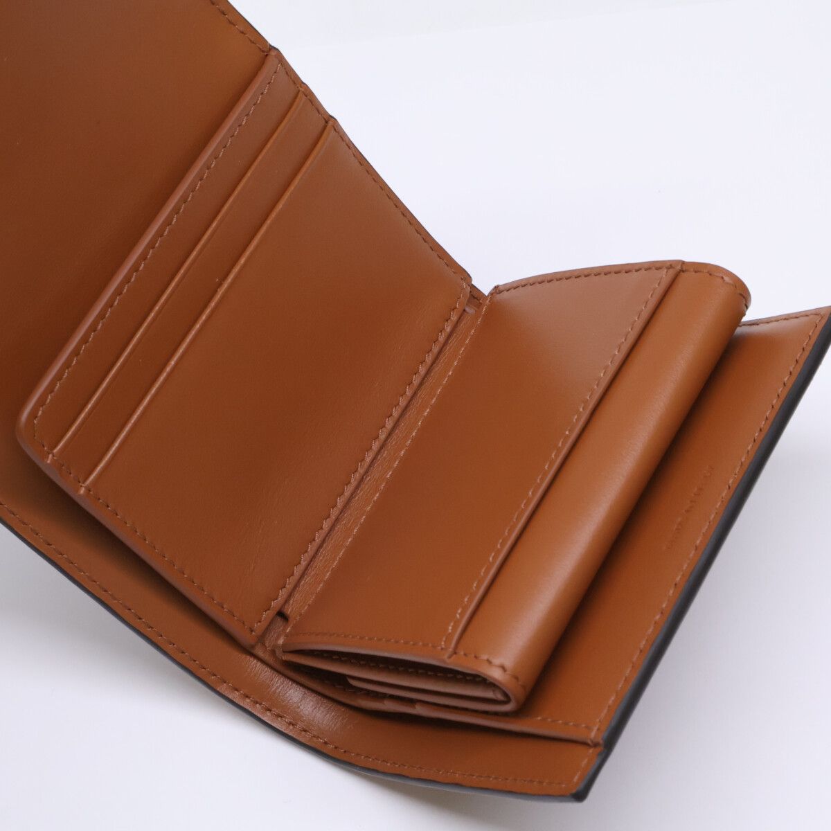 CELINE セリーヌ 【新品同様】24年製 10D782GEO.14ML SMALL FLAP