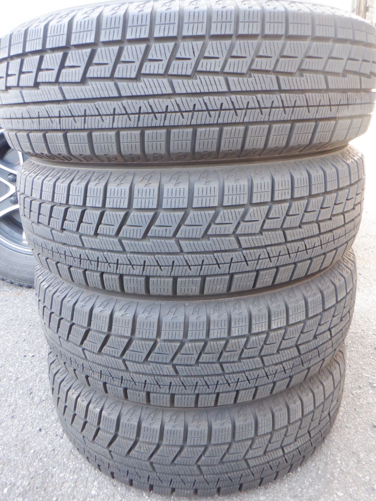 中古バリ山 175/70R14 ヨコハマ アイスガードiG60 2022年製 4本 