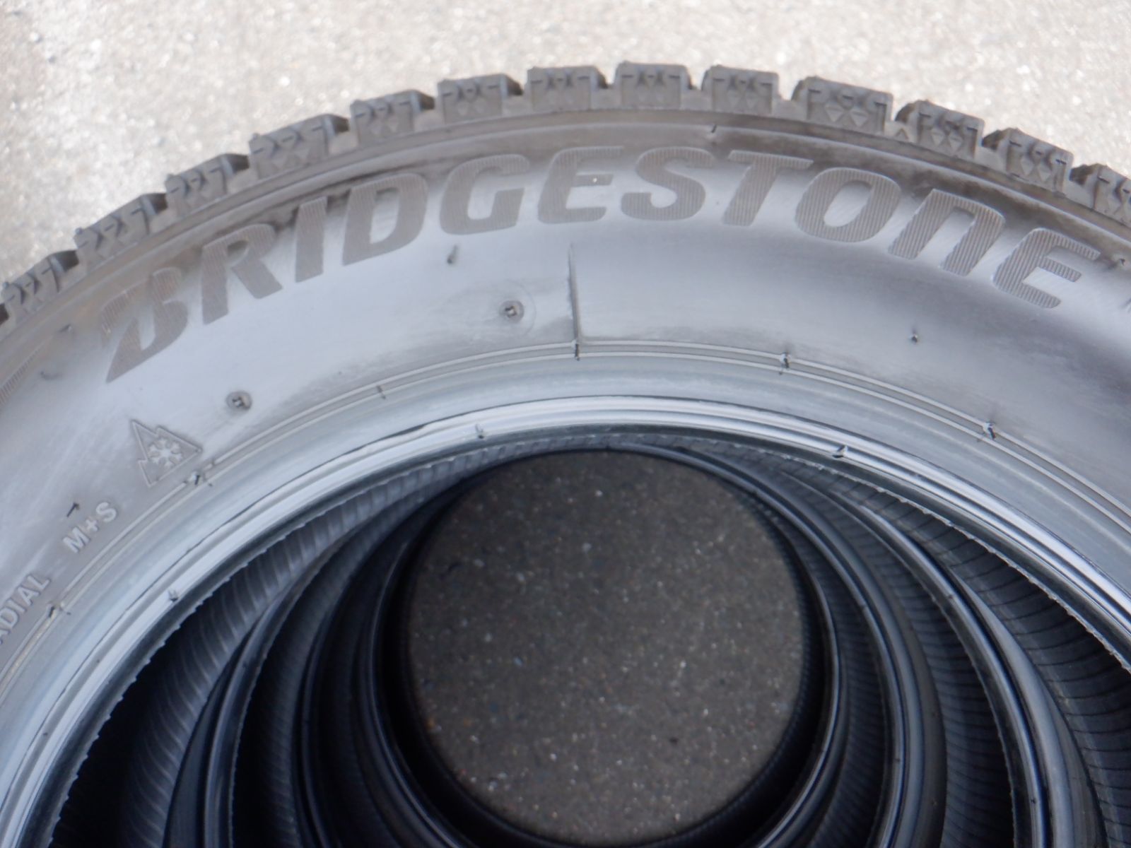 一点もの】未使用に近い 155/65R14スタッドレス ブリヂストン