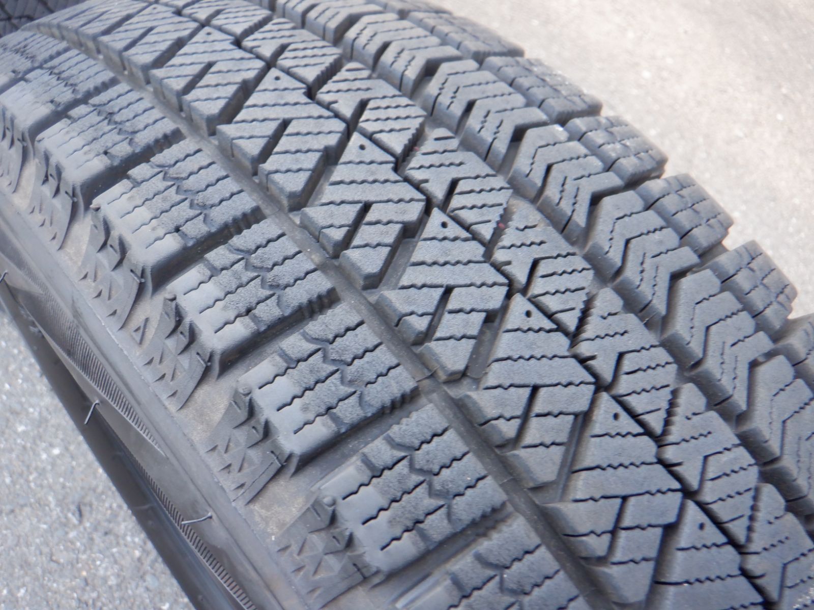 一点もの】未使用に近い 155/65R14スタッドレス ブリヂストン