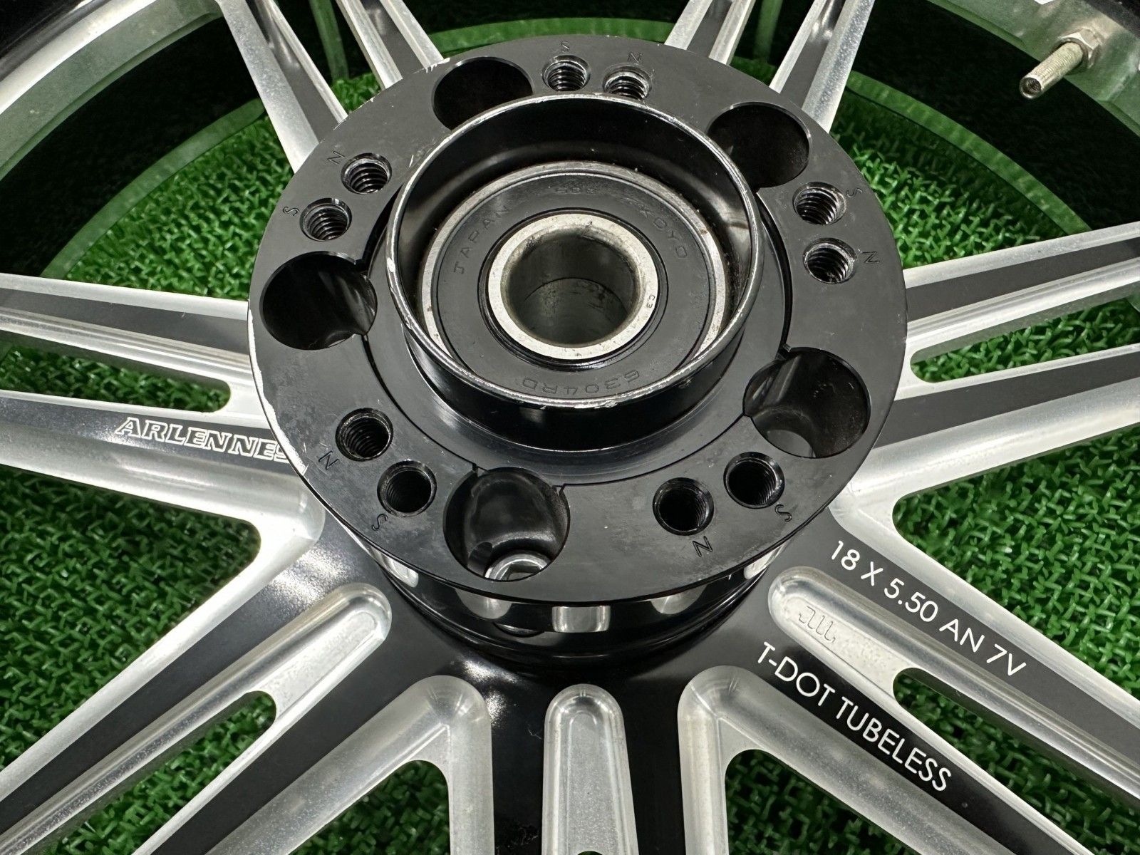 アレンネス製ツーリング ホイール AN7V 社外 中古 バイク 部品 ハーレー ハブ付 7バルブ CNC鍛造アルミ Zn アレンネス製ツーリング ホイール AN7V 社外 中古 バイク 部品