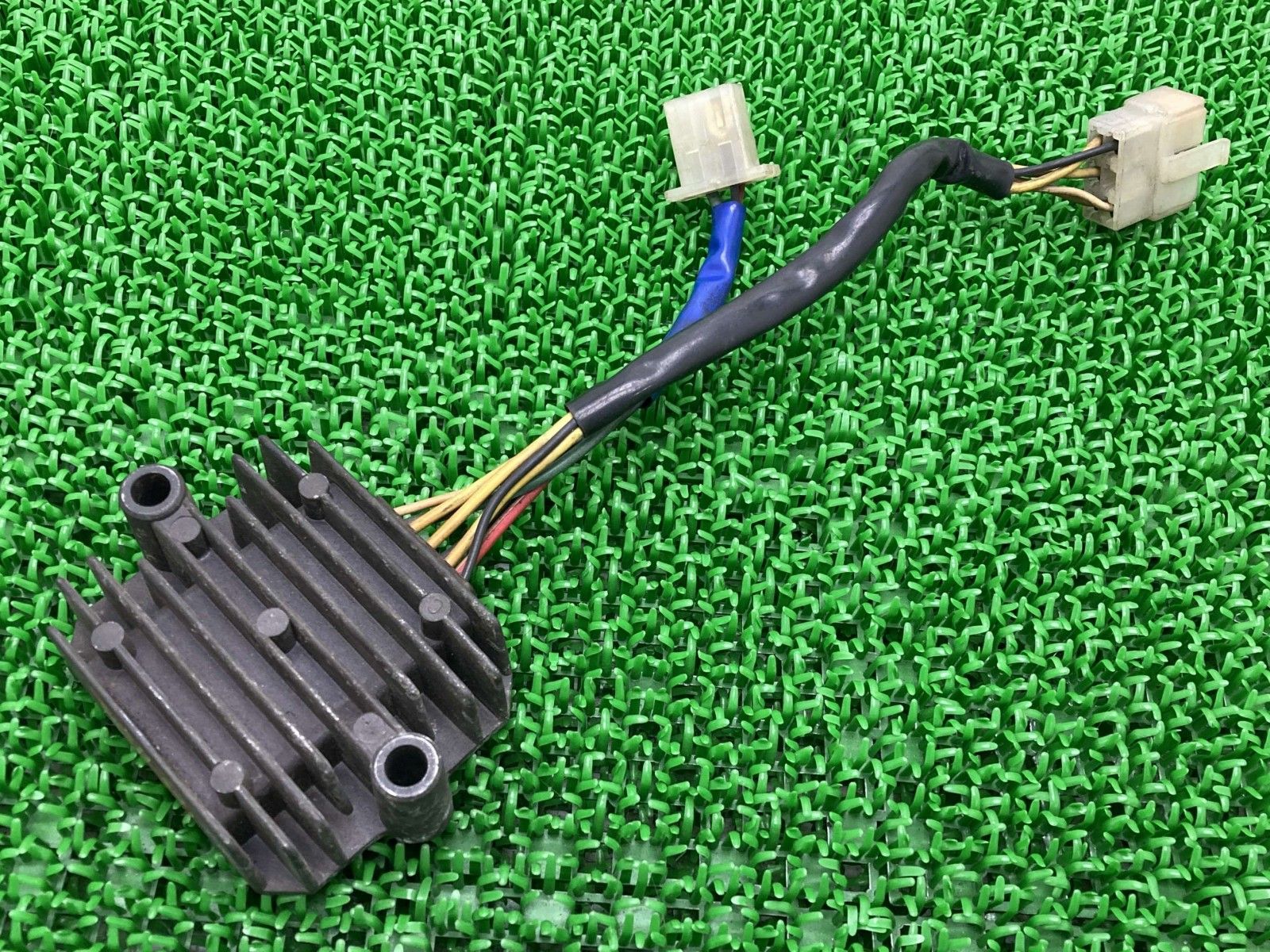 CB750F Regulator Honda Genuine Used Motorcycle Parts RC04 Regulator Rectifier No Functional Problems Rare Item Yl