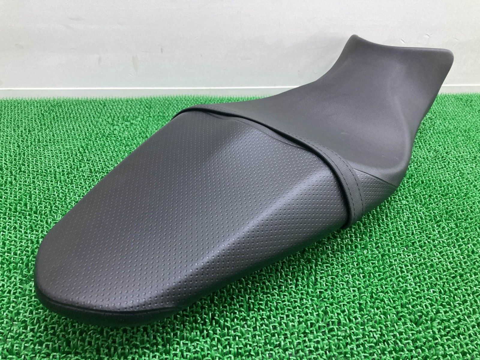 SV650 シート 18K スズキ 純正 中古 バイク 部品 VP55B シートバンド