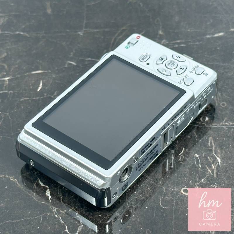 カメラ 【美品】Panasonic LUMIX DMC-FS7 シルバー コンパクトデジタル