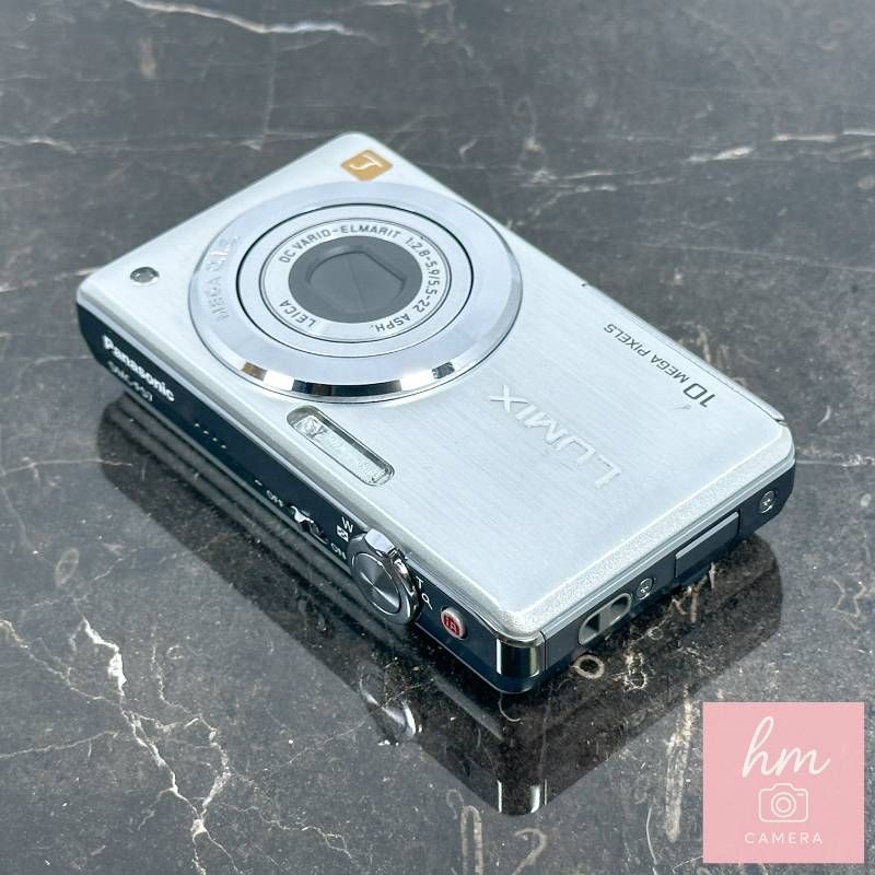 カメラ 【美品】Panasonic LUMIX DMC-FS7 シルバー コンパクトデジタル