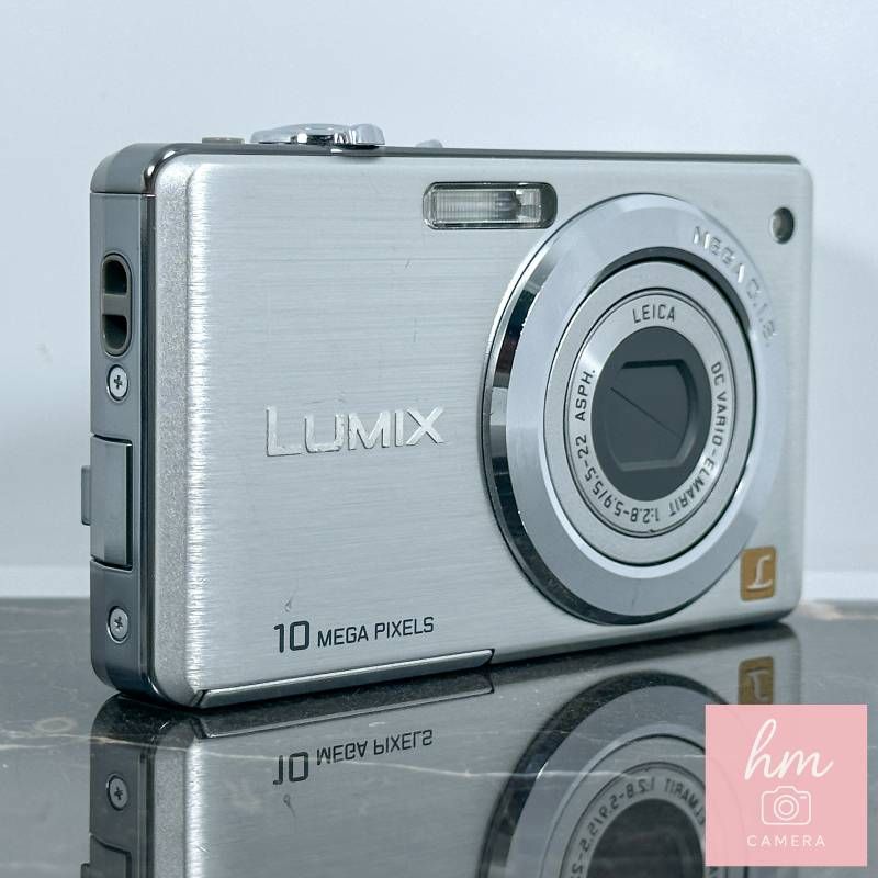 カメラ 【美品】Panasonic LUMIX DMC-FS7 シルバー コンパクトデジタル