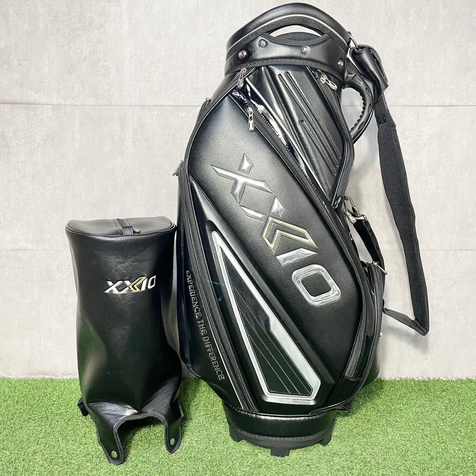 XXIO ゼクシオ キャディバッグ 9.5型 高級モデル 美品 高級感 XXIO ゼクシオ キャディバッグ ゴルフバッグ ブラック DUNLOP