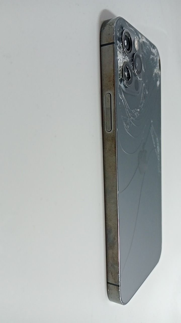ジャンク iPhone12Pro 256GB グラファイト SIMフリー - メルカリ