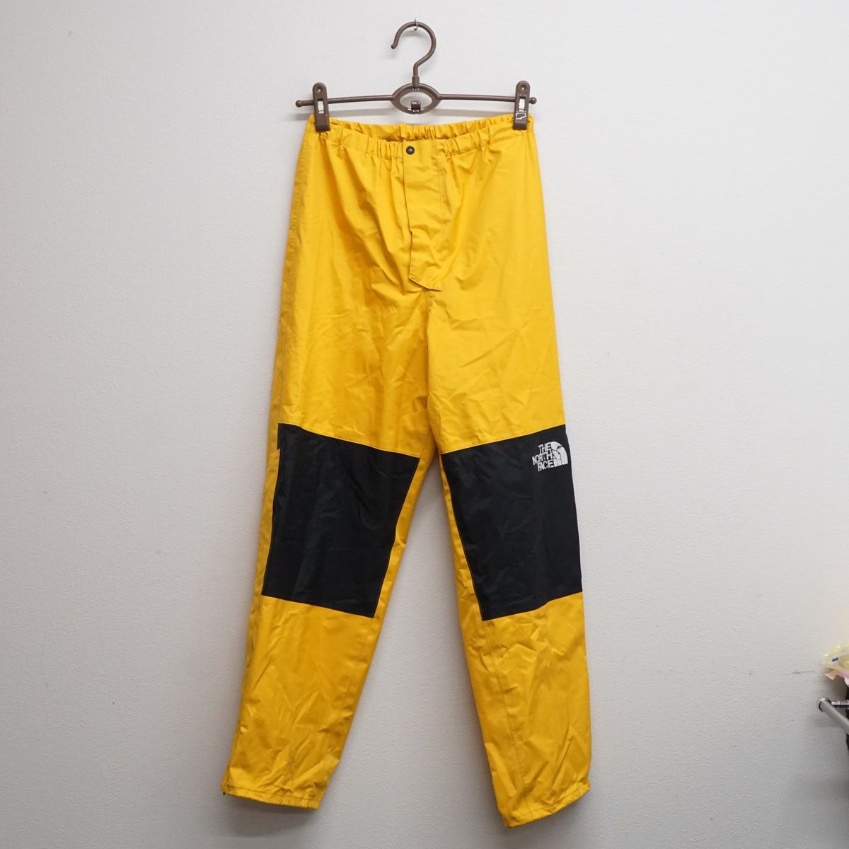 THE NORTH FACE イエロー アウトドアパンツ THE NORTH FACE ザノースフェイス レインパンツ NP-2513 USED美品 M