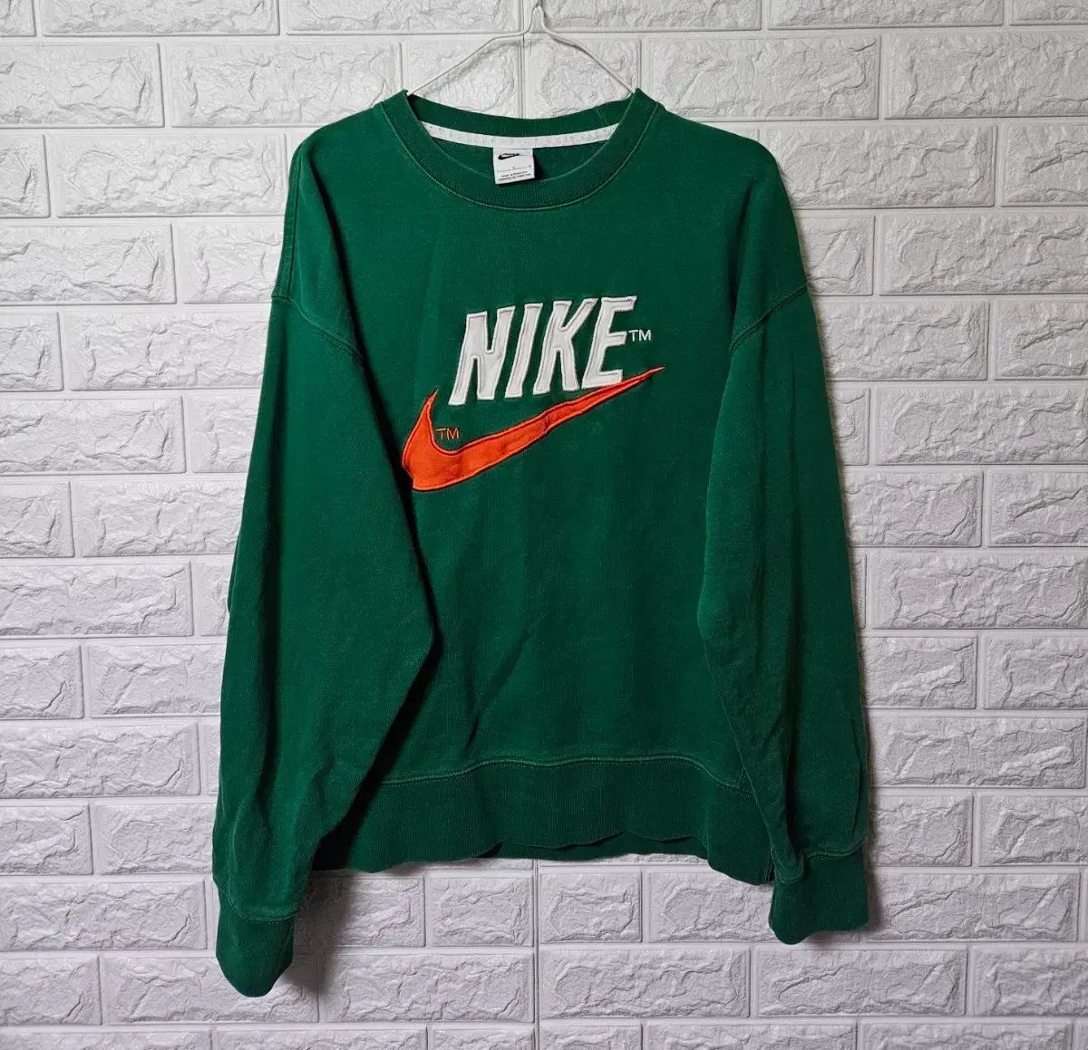 ナイキ スウェットシャツ 出品