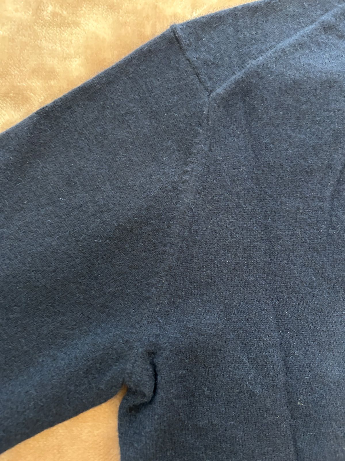 製品タグ付き未使用ユニクロ UNIQLOカシミヤVネックセーター（長袖