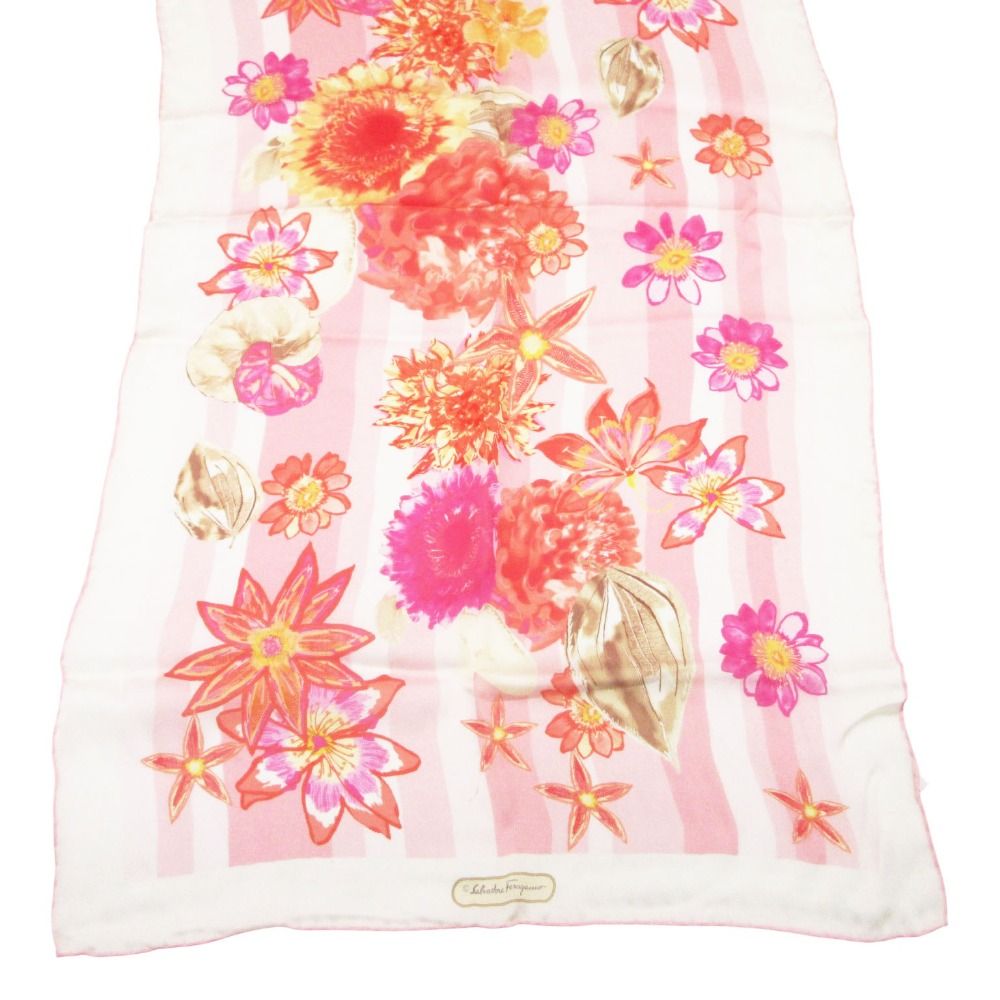 Salvatore Ferragamo 花柄ストール Water lilies print silk scarf - Women | Ferragamo
