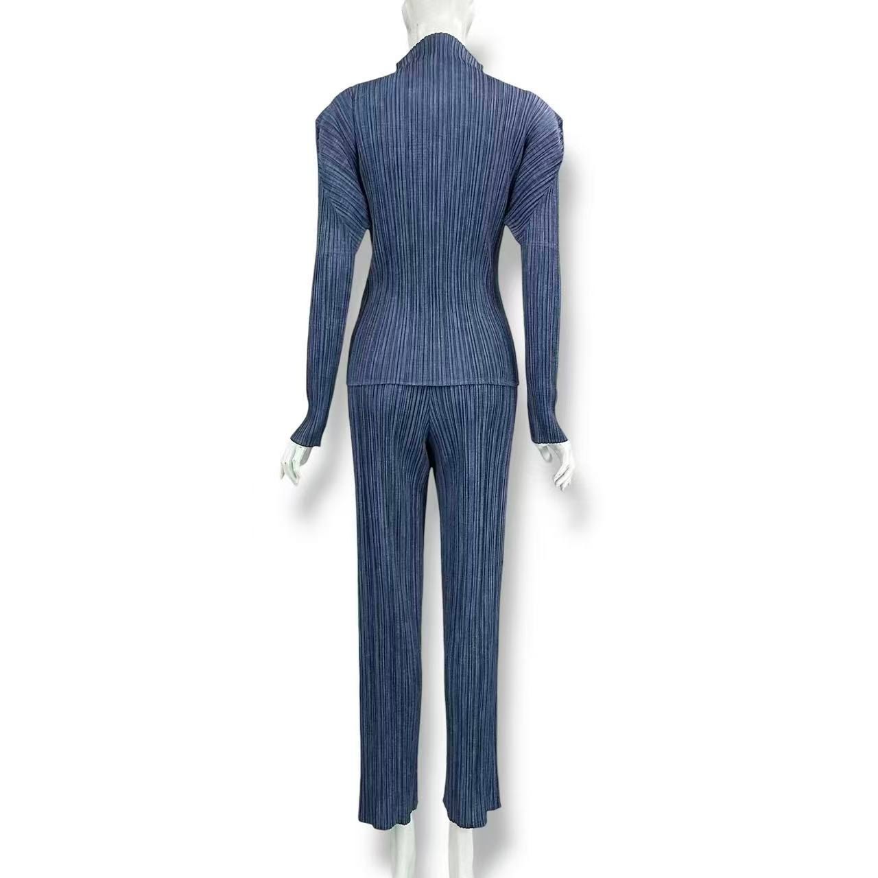 極美品 ISSEY MIYAKE イッセイミヤケ PLEATS PLEASE プリーツプリーズ 