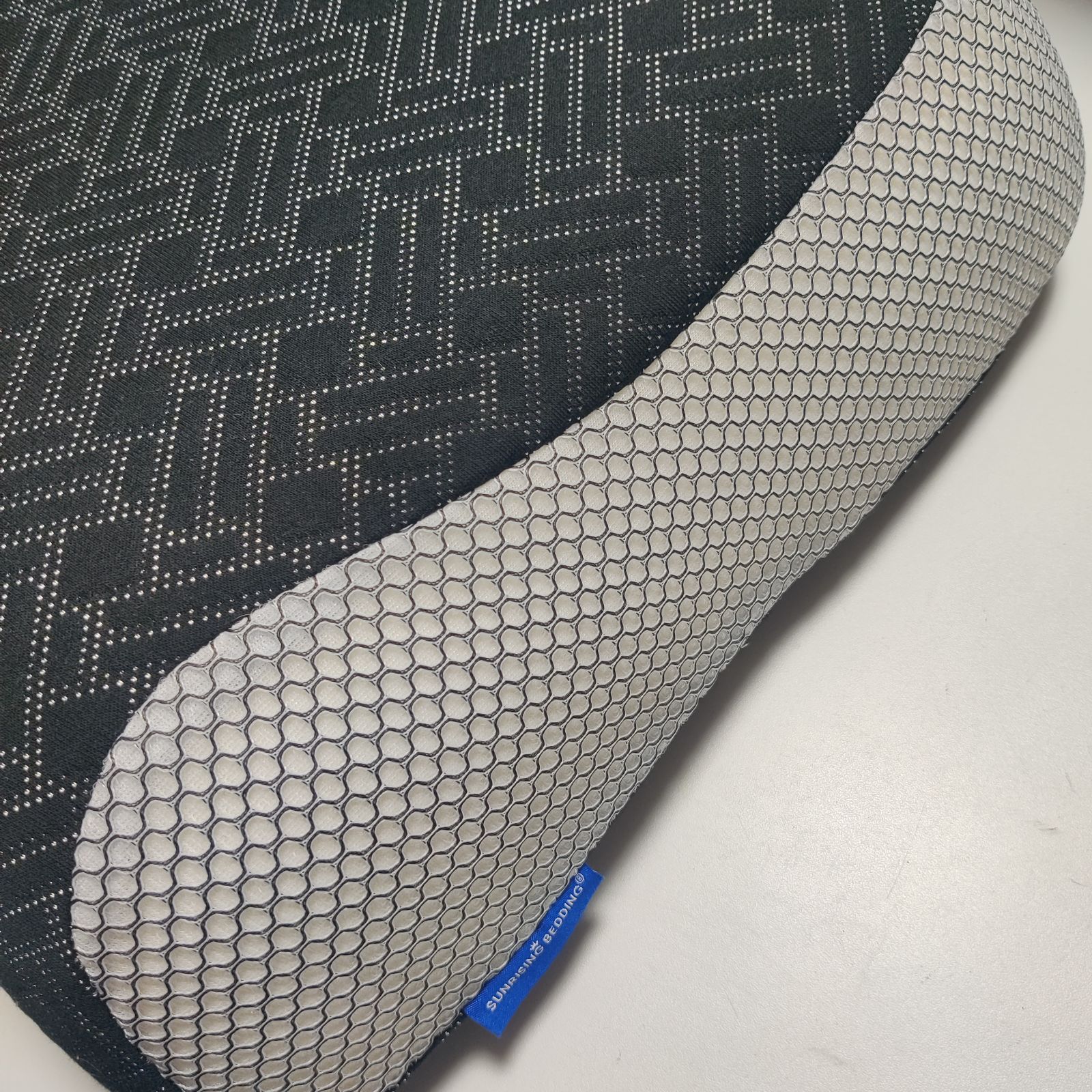 Mizuno メッシュパターン枕 黒 ピロー mizuno_01.jpg