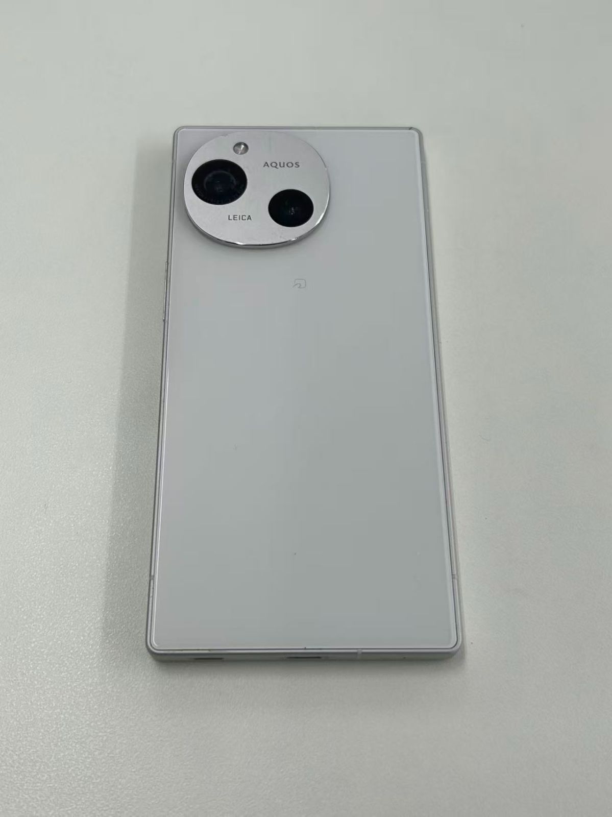 ジャンク】AQUOS R9 ホワイト 動作未確認 - メルカリ